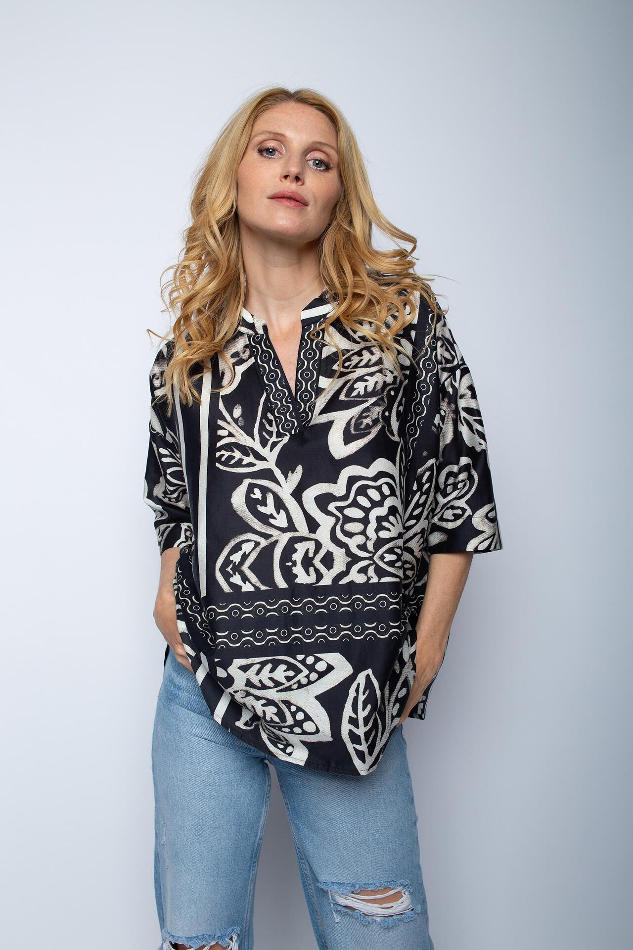 Oversize Bluse mit Paisley Patch