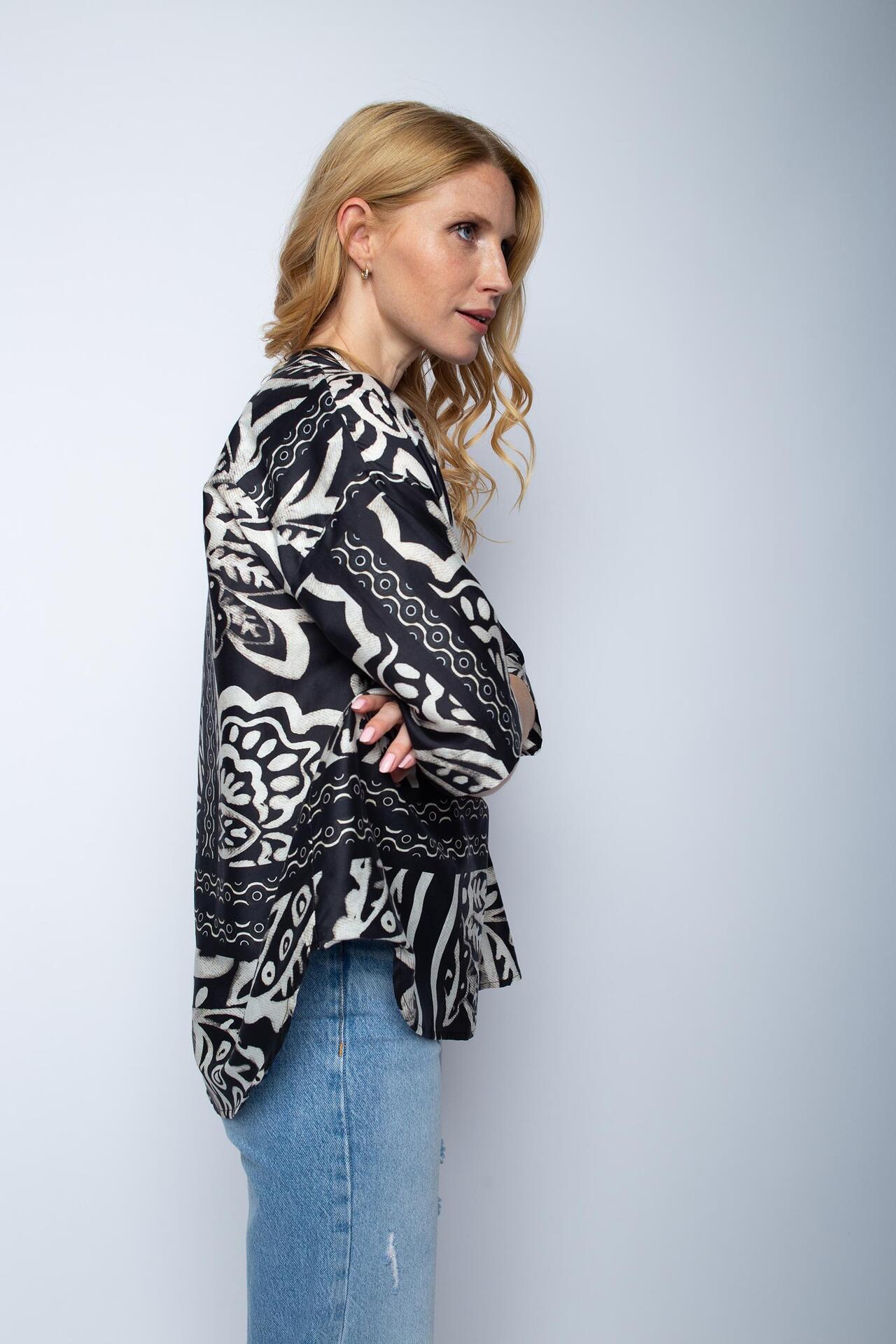 Oversize Bluse mit Paisley Patch