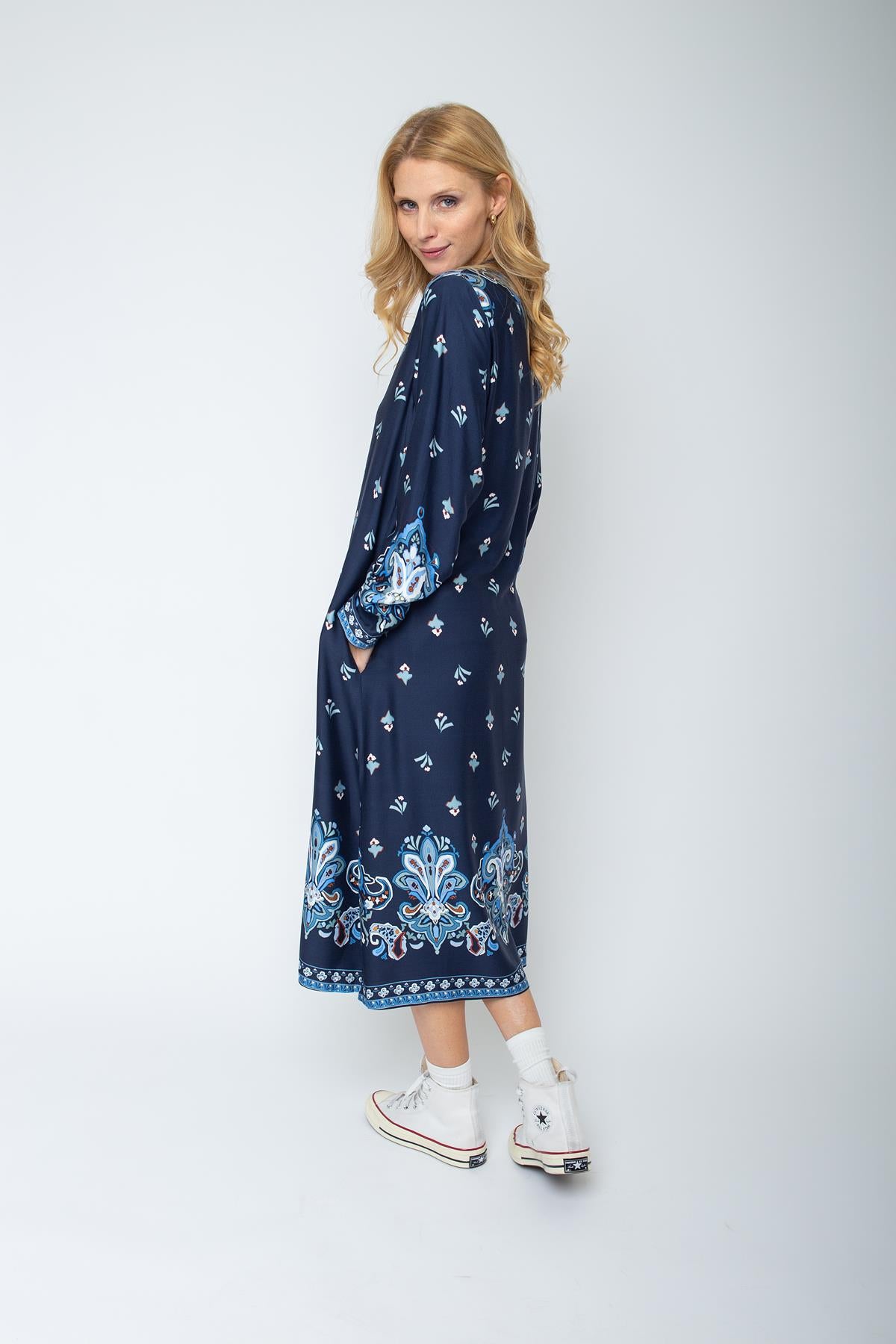 Tunika-Kleid mit Ornament-Print