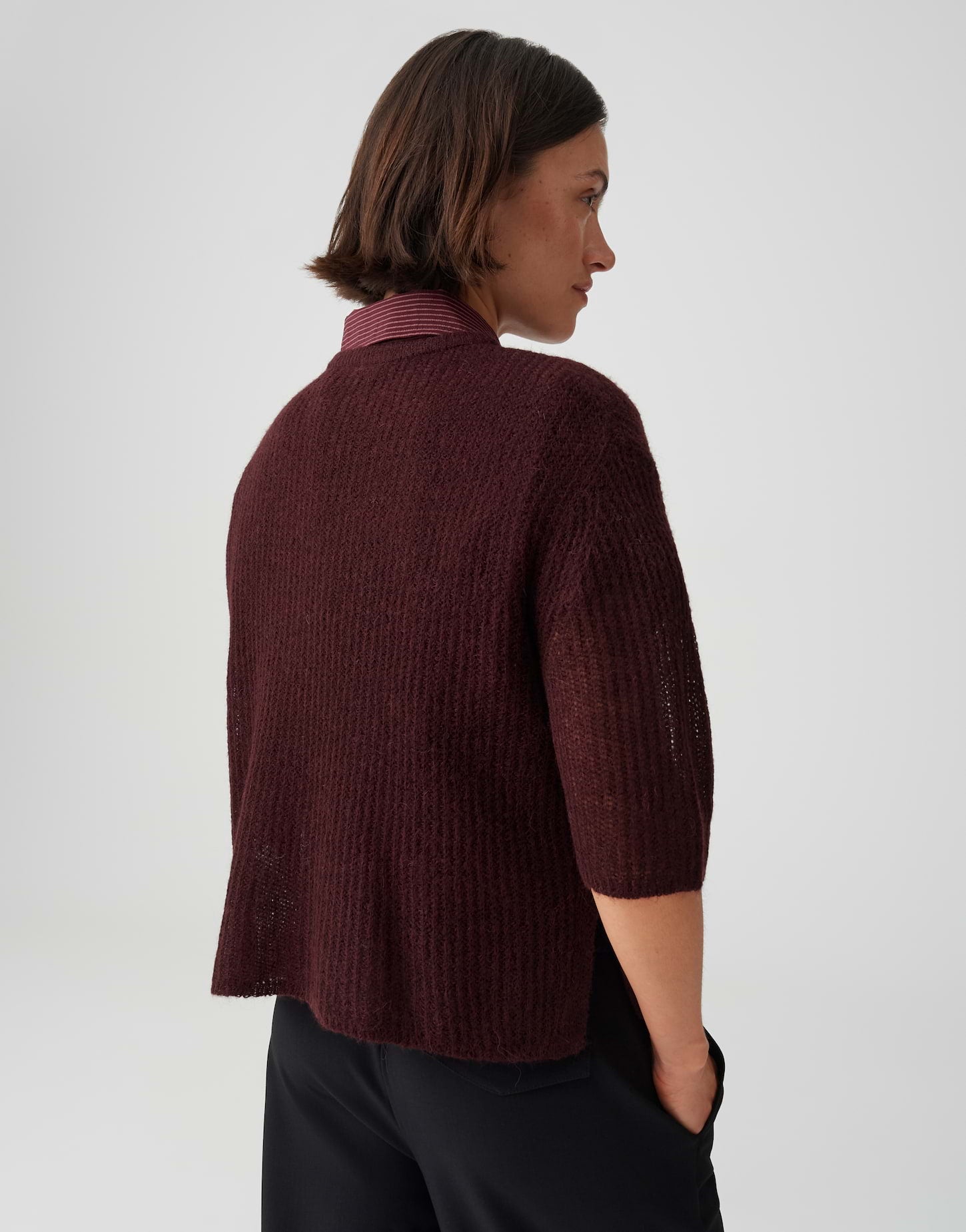 Dein luftiger Feinstrick-Pullover mit Seitenschlitzen