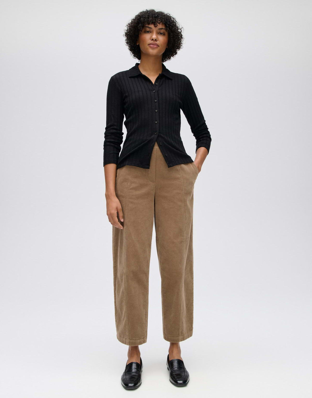 Feminines Styling-Essential mit Rippstruktur: Das Oberteil Sitami