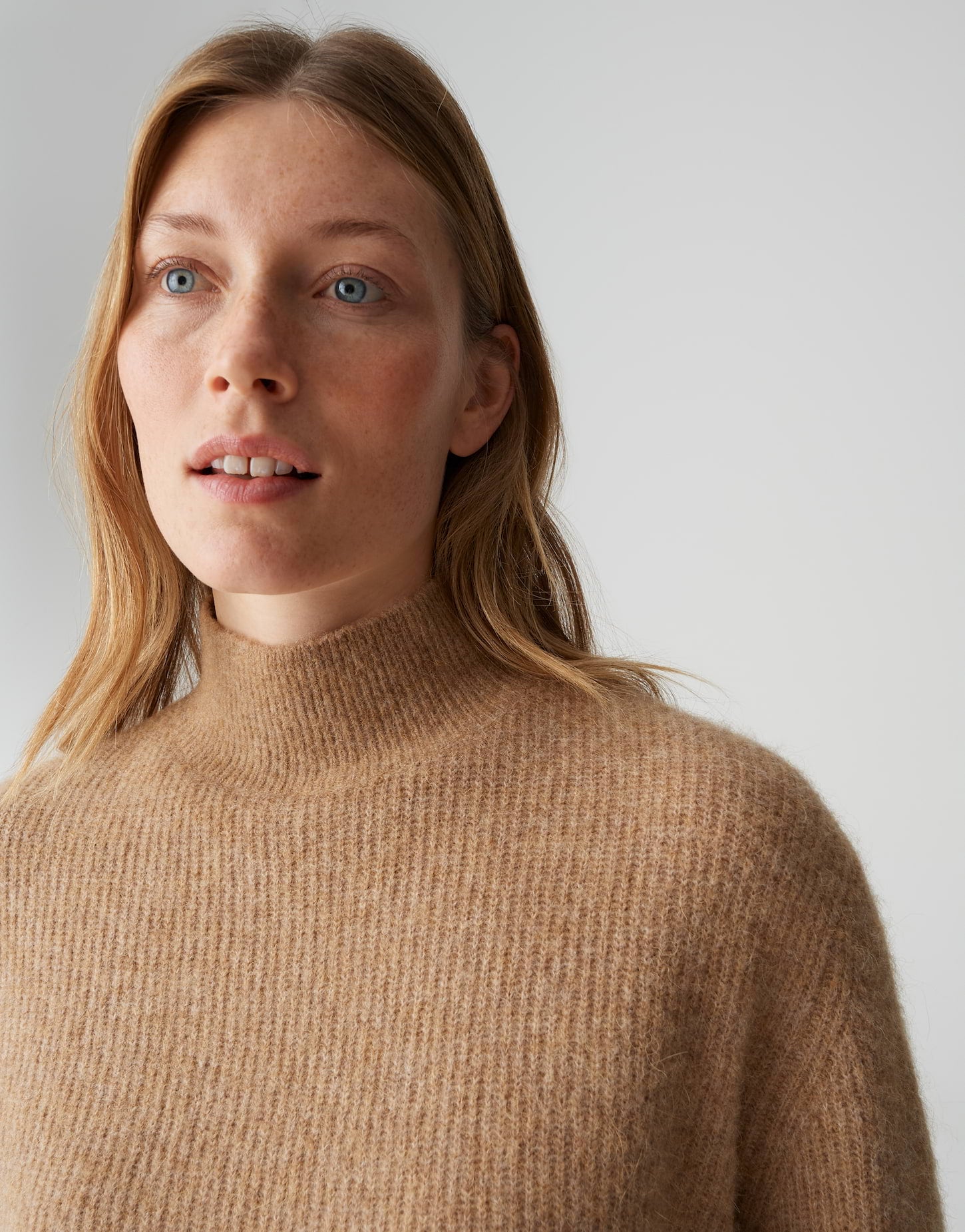 Pullover aus Alpaka-Mix mit abnehmbarem Schal