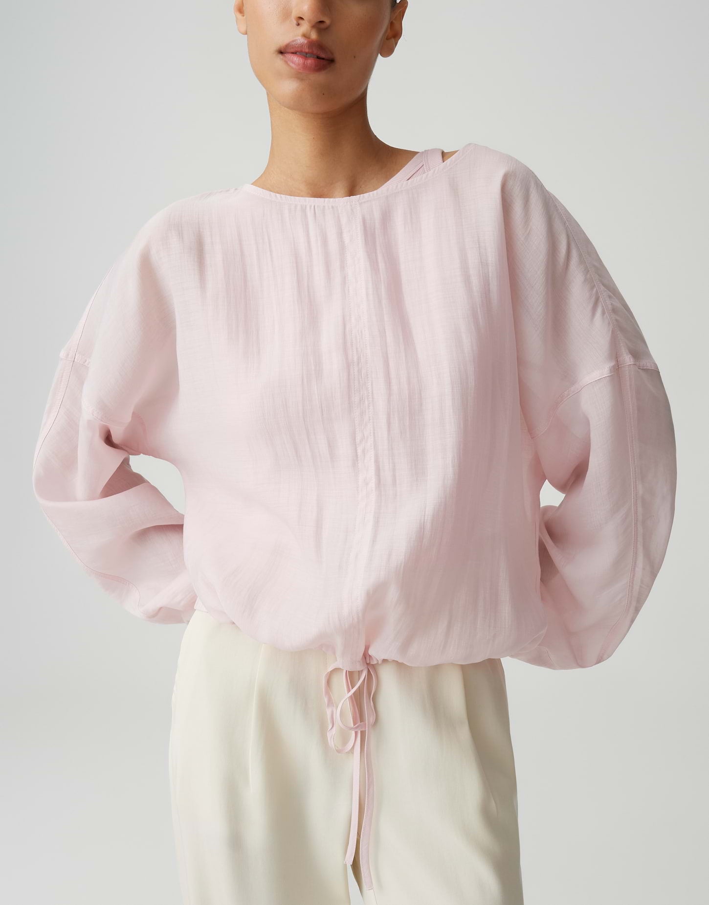 Urban Chic: Dein neues Oversize-Shirt mit Struktur-Effekt