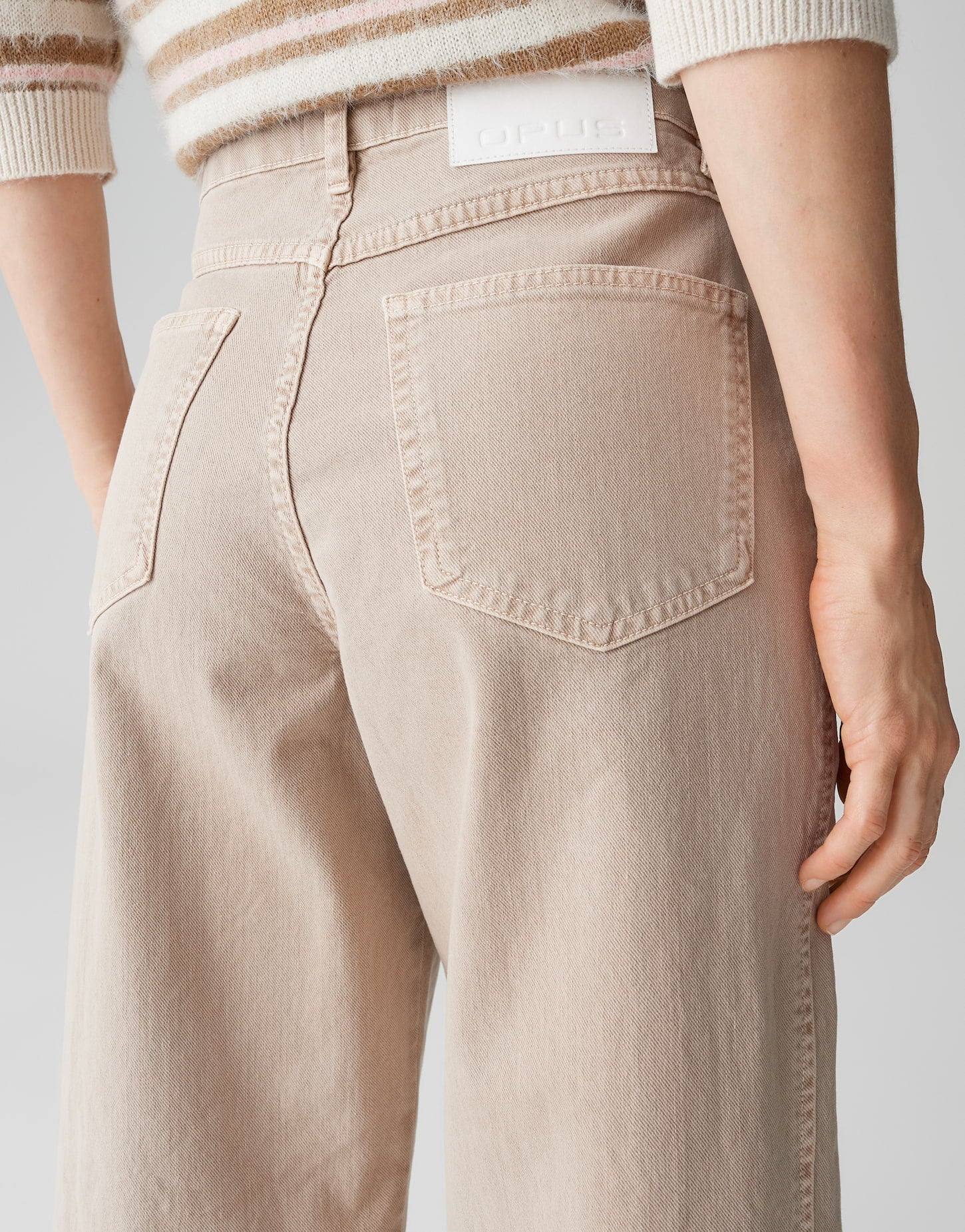 Stylische Barrel Leg Jeans in neuer Color-Waschung