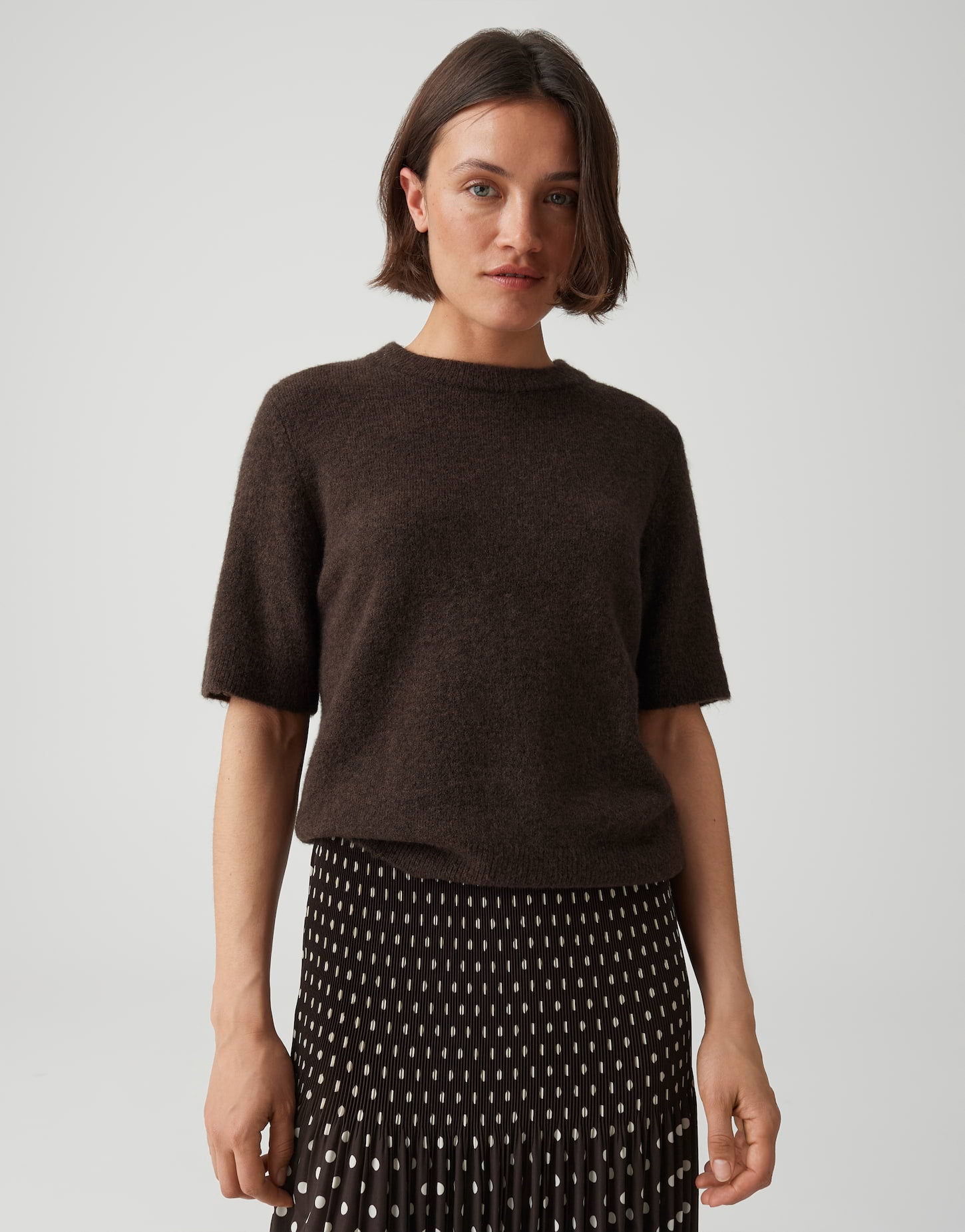 Edler Kurzarm-Strick – Der kuschelige Feinstrickpullover für cleane Layering-Looks