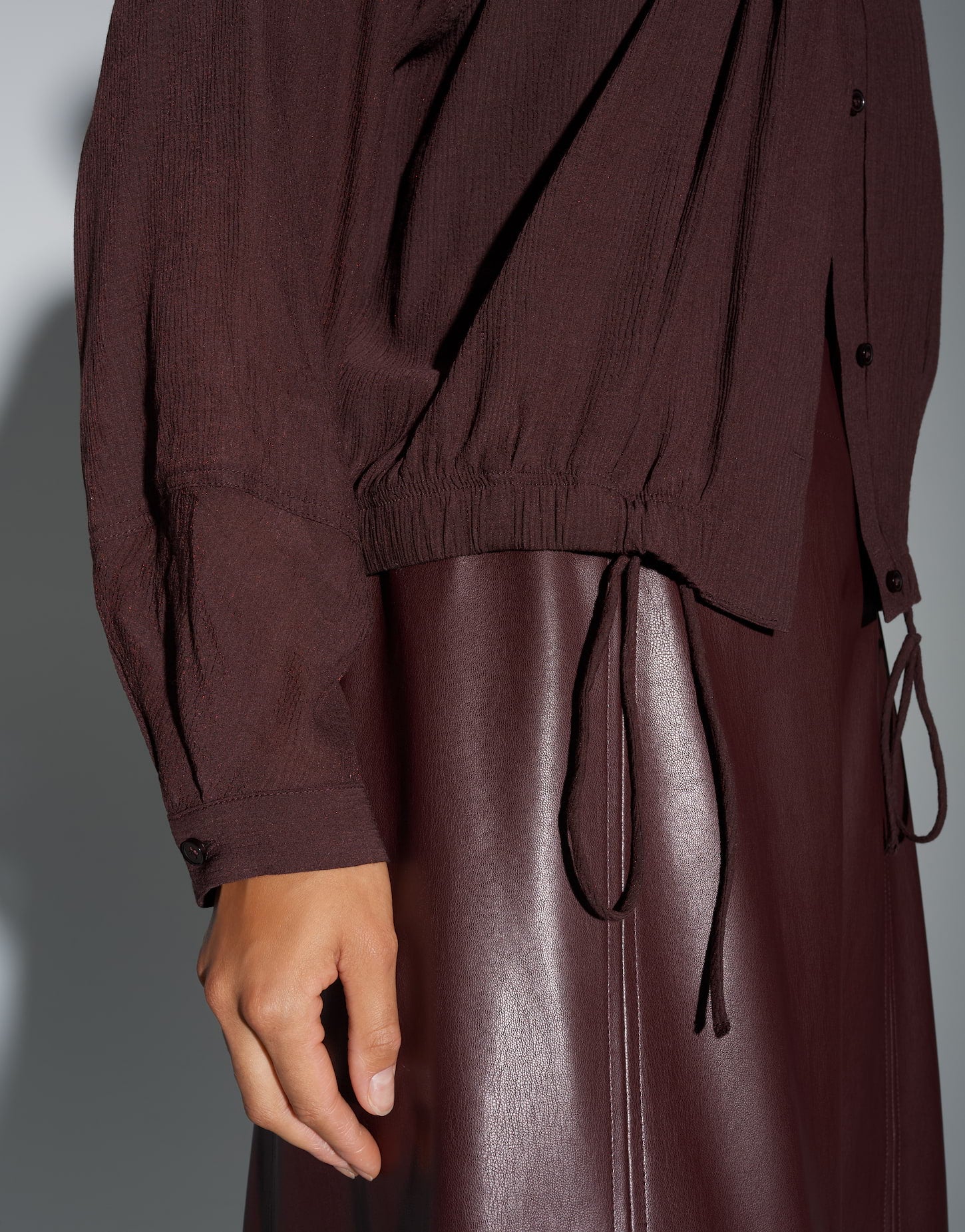 Luftige Crinkle-Bluse mit Ballonärmeln