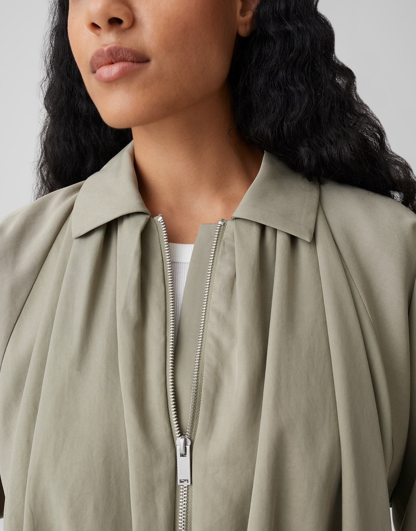 Die Oversized-Ballonjacke mit mattem Finish