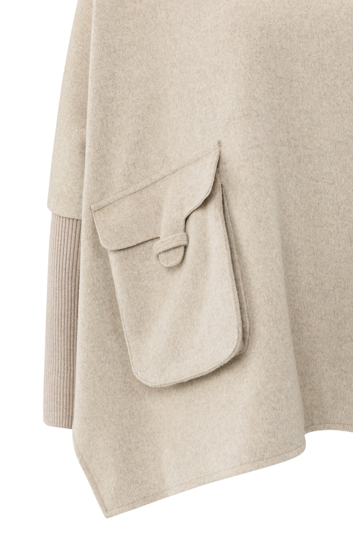 Poncho aus Wollmischung mit Rollkragen und Pattentasche