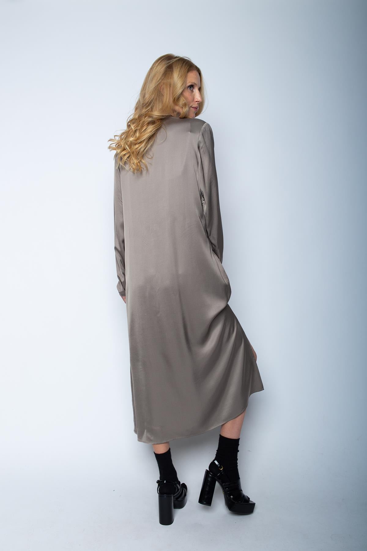 Lässige Eleganz – Tunika-Kleid mit raffinierten Details