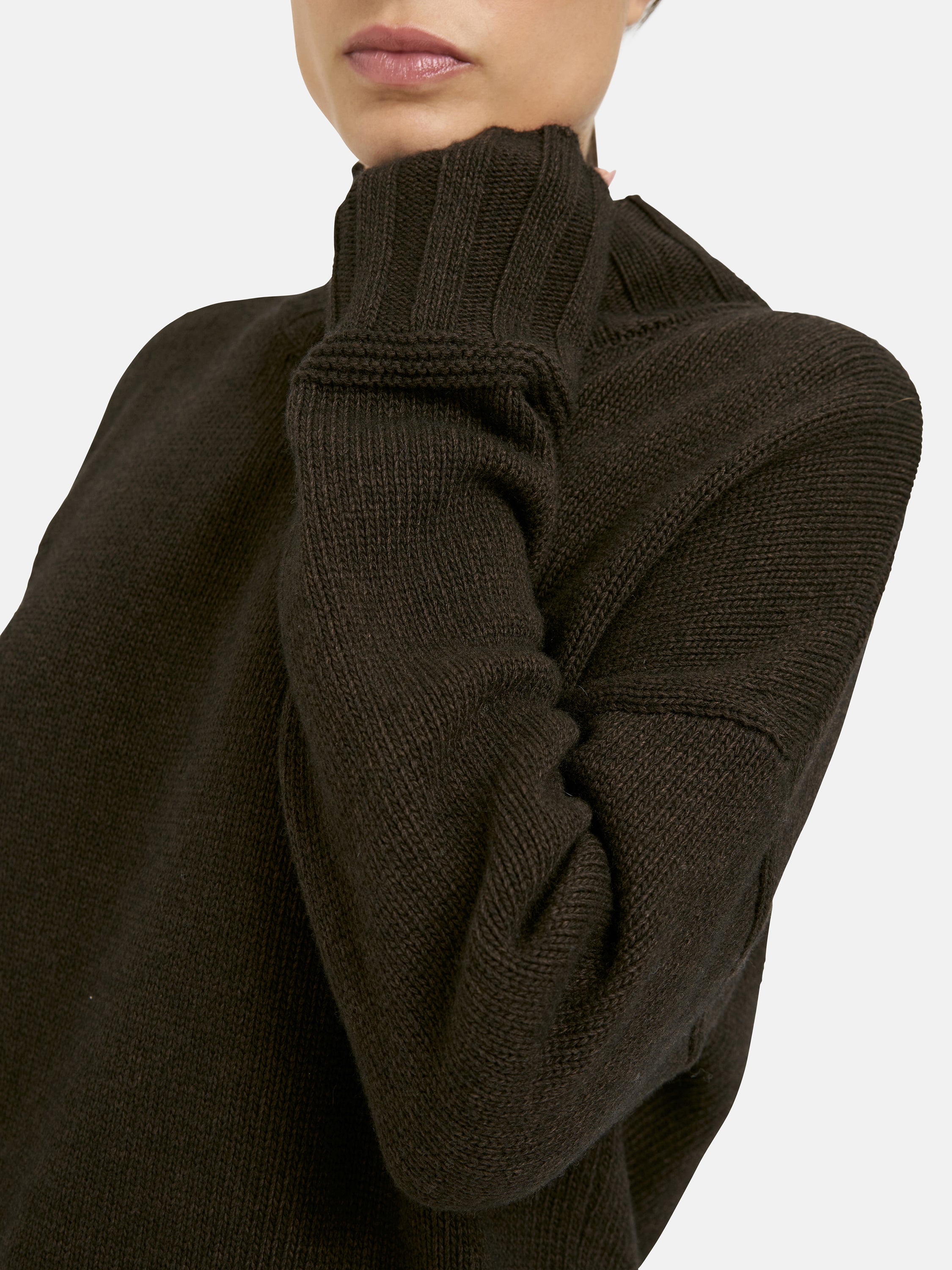 Luxuriöser Pullover mit Stehkragen