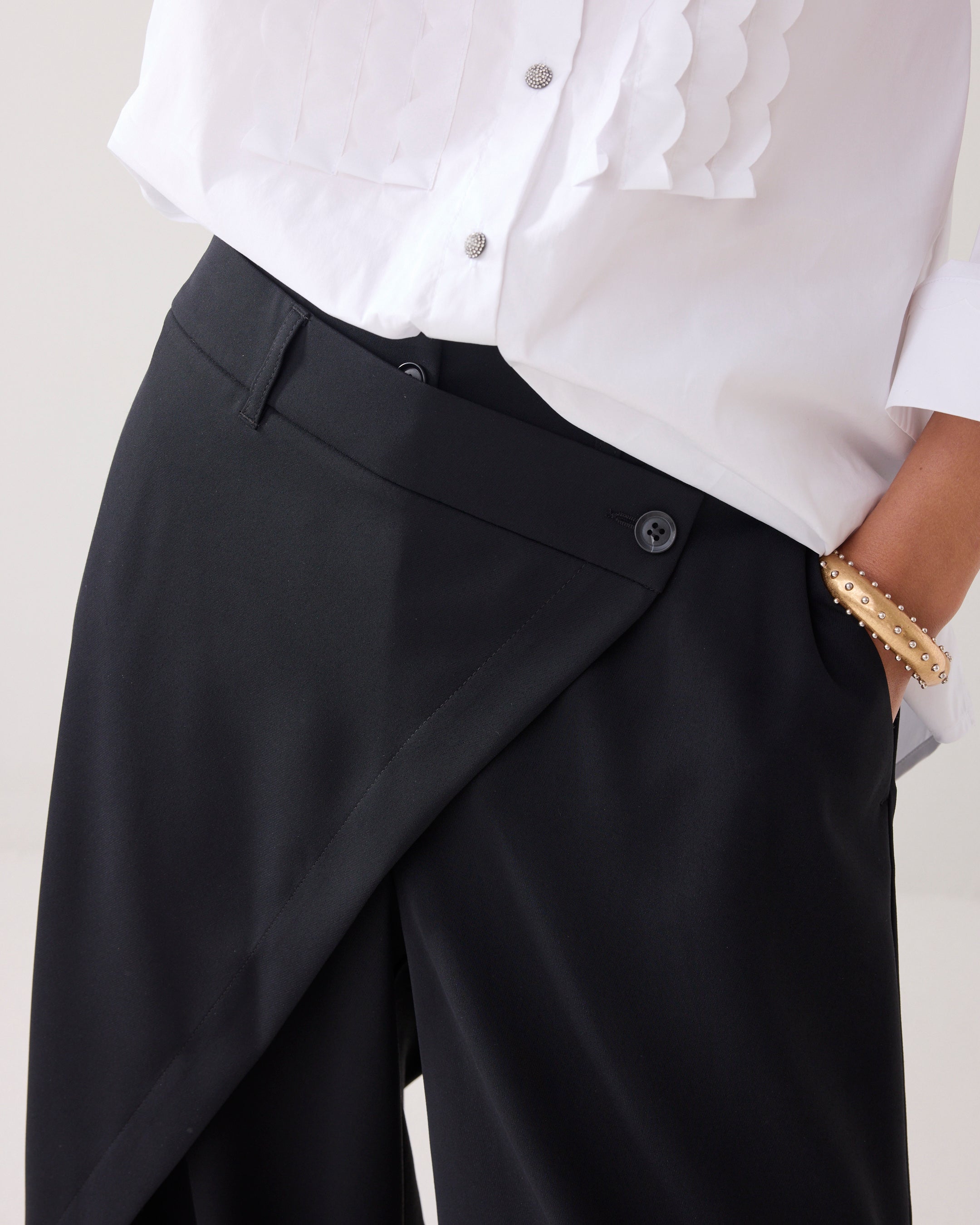 Elegante Hose mit Wickeloptik