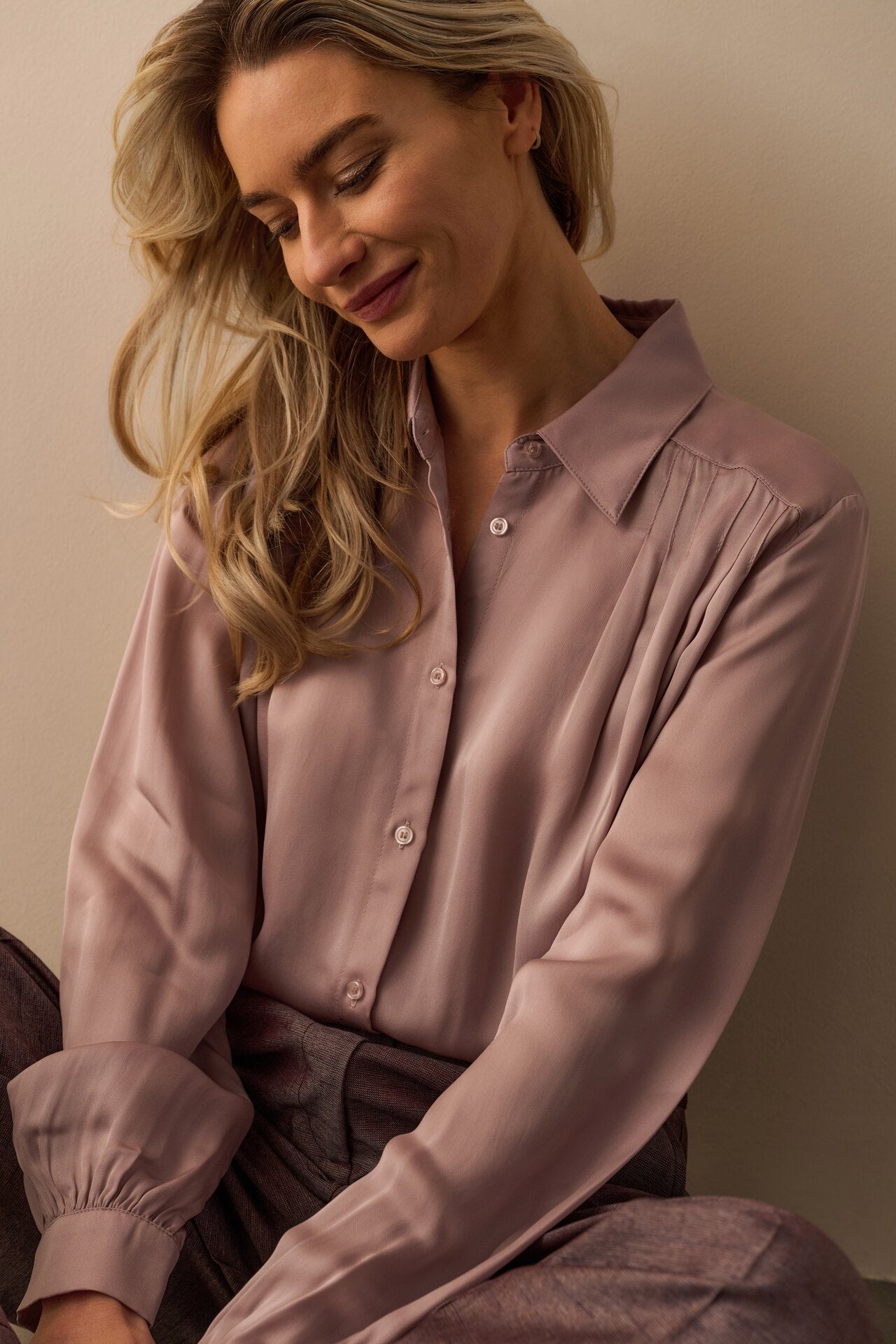 Elegante Bluse mit feinen Plisseedetails