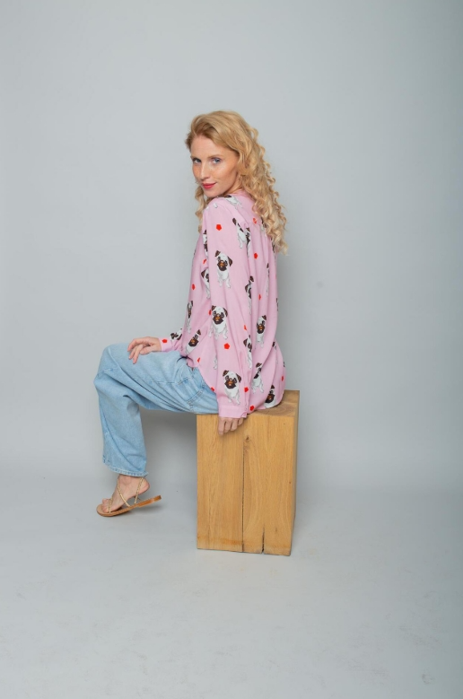 Klassische Shirtbluse mit charmantem Mops-Print