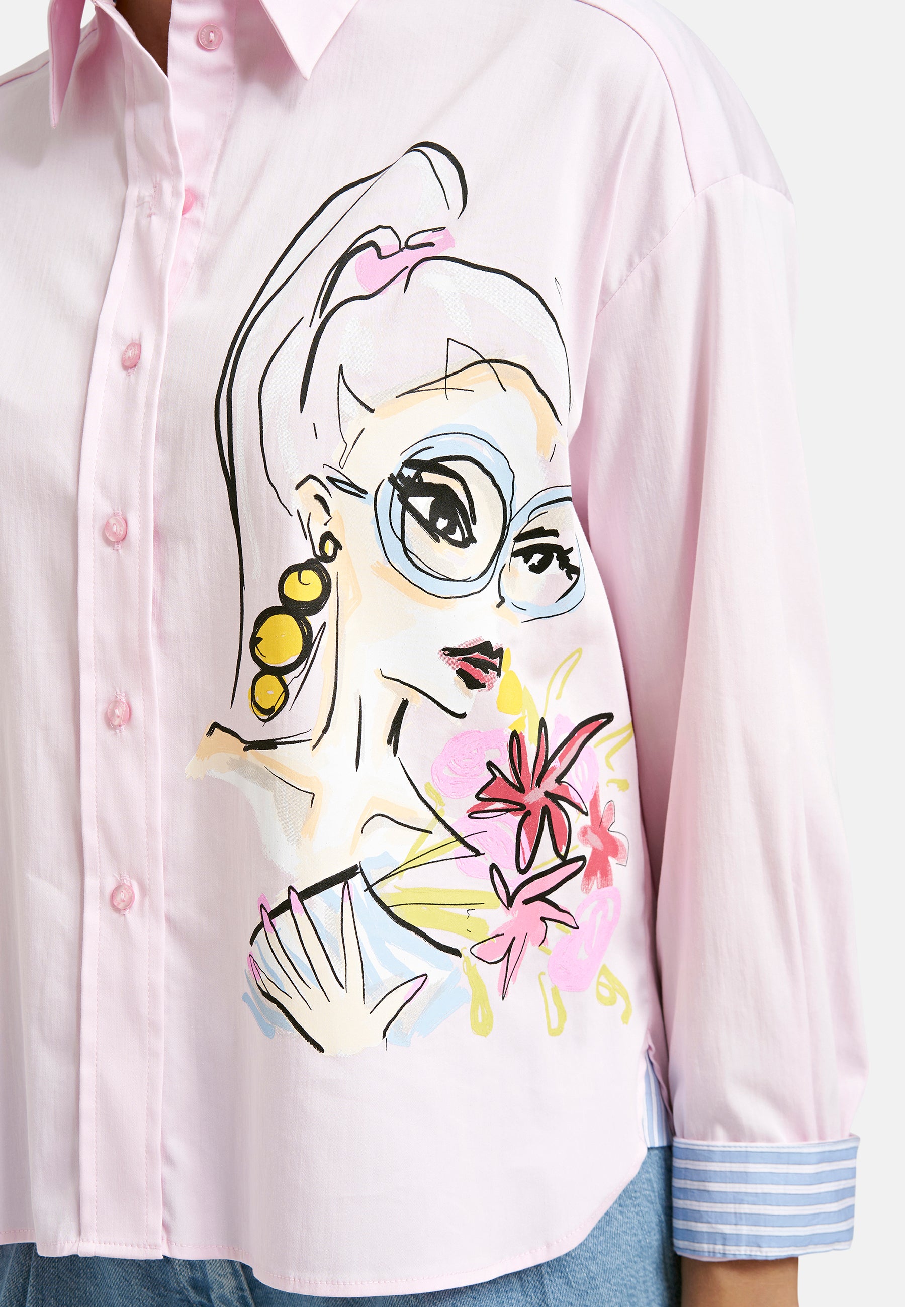 Oversize Hemdbluse mit exklusivem Artwork