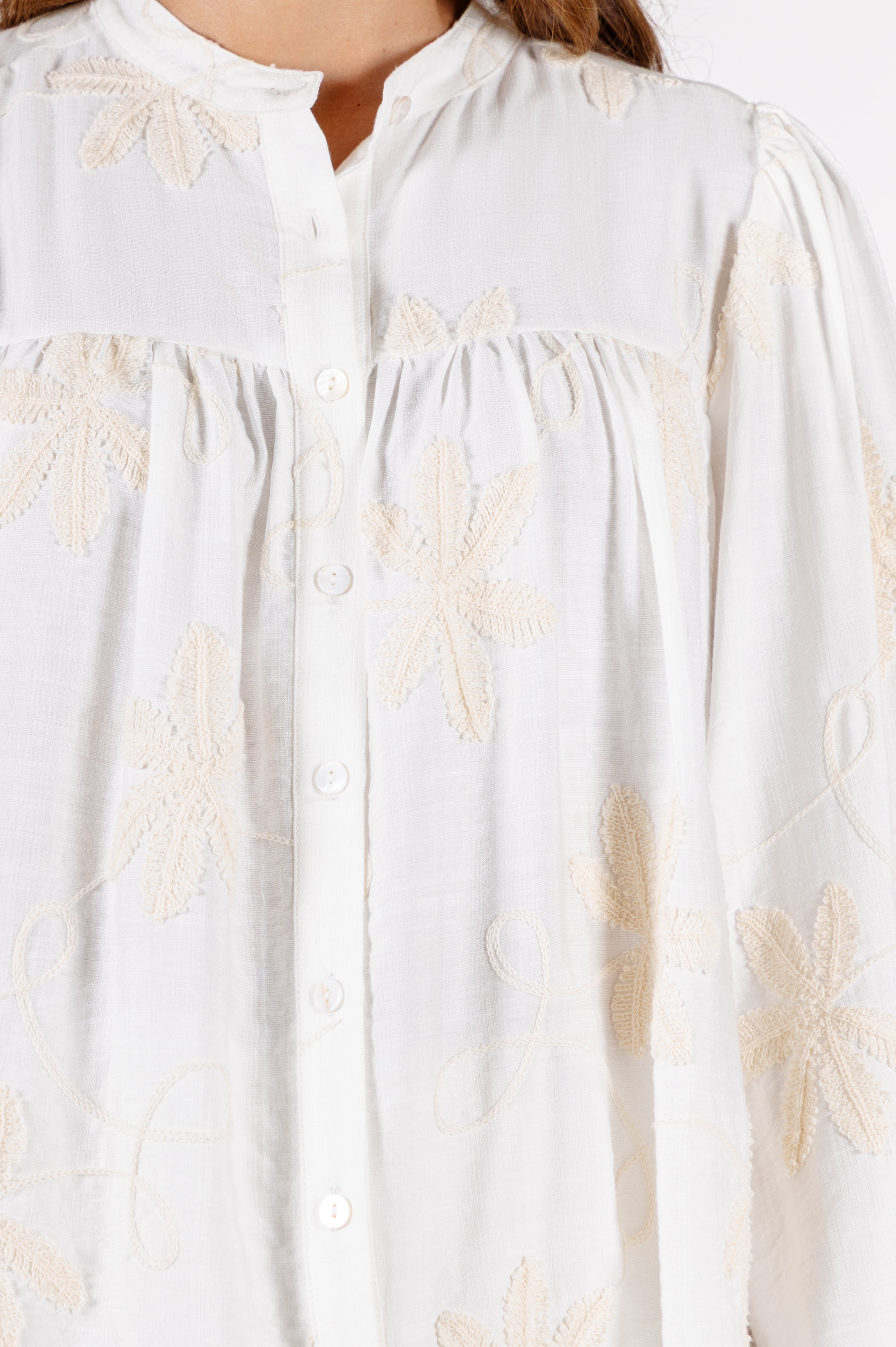 Luftige Bluse mit floraler Stickerei "Zilan"