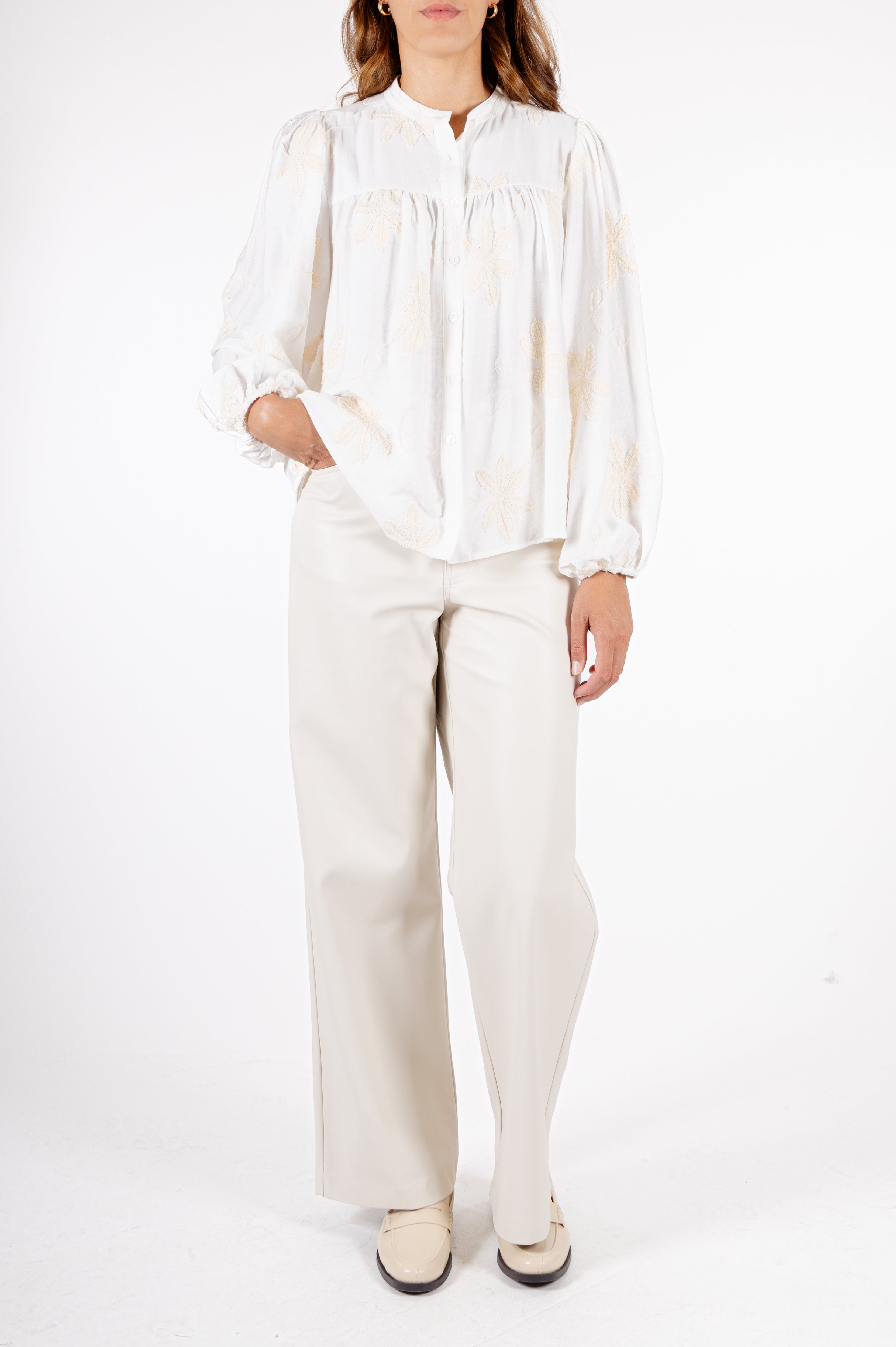 Luftige Bluse mit floraler Stickerei "Zilan"