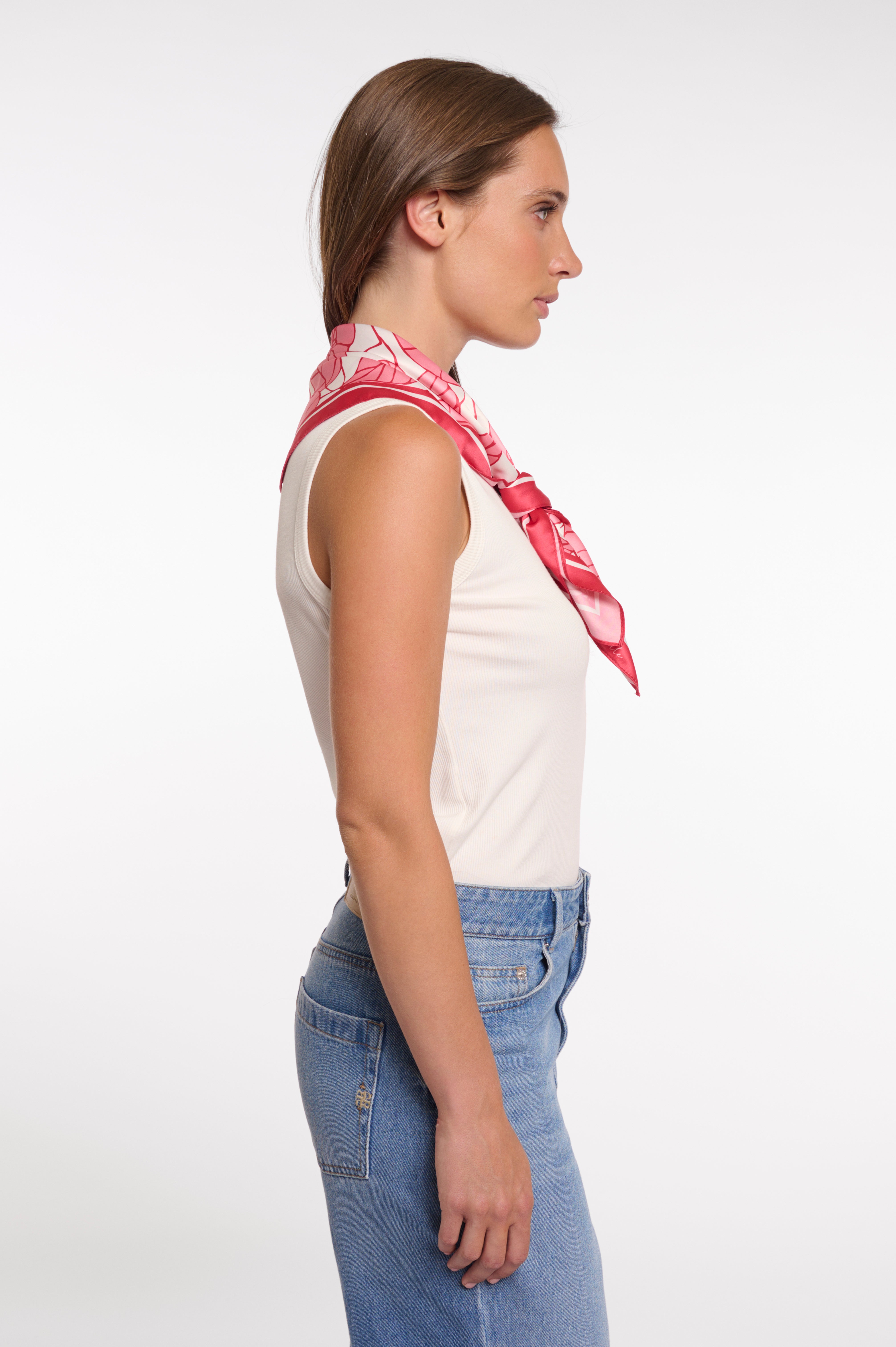 Seidentuch mit floraler Eleganz "Bozi"