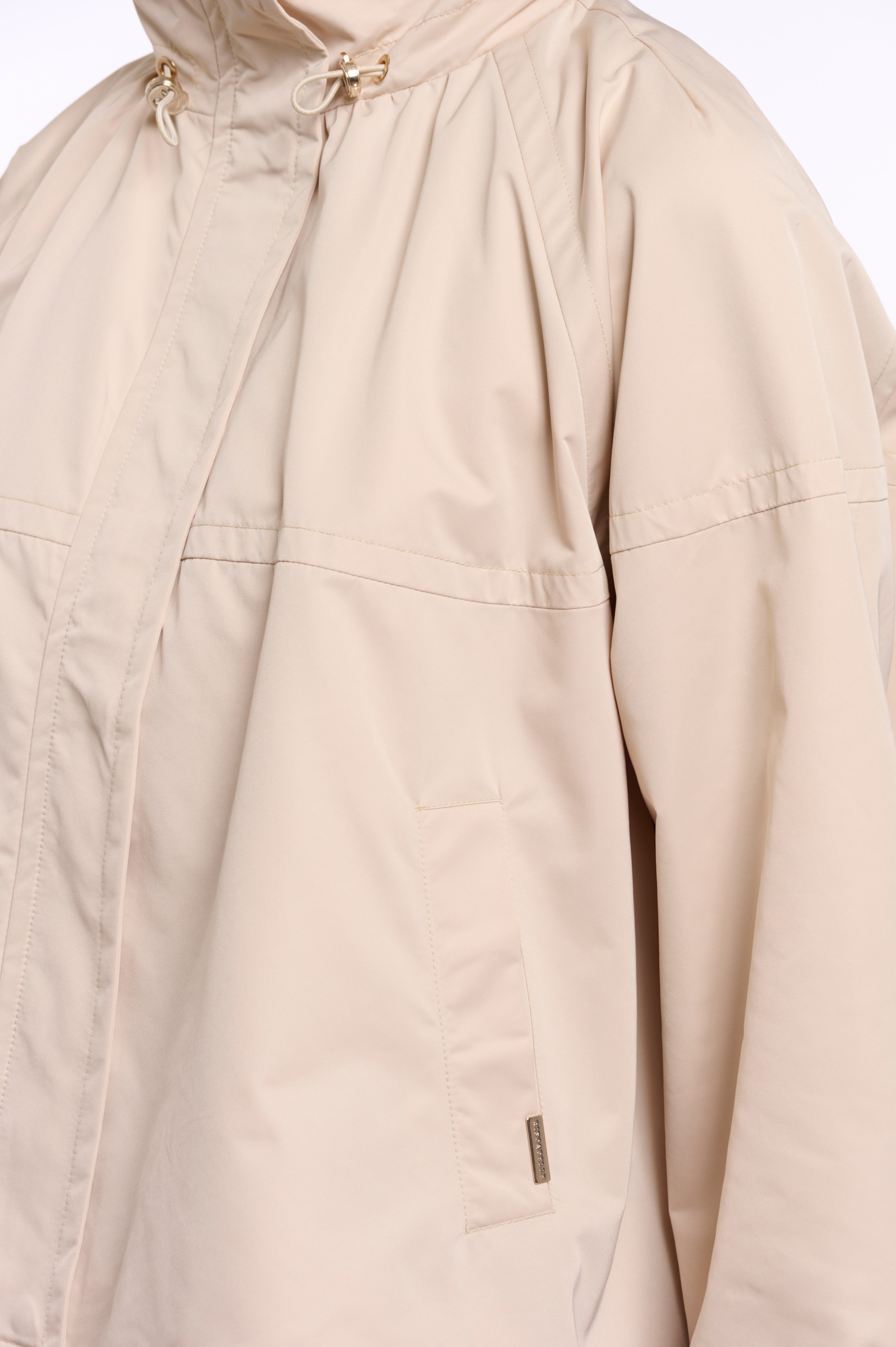 Moderne Kurzjacke "Ot"