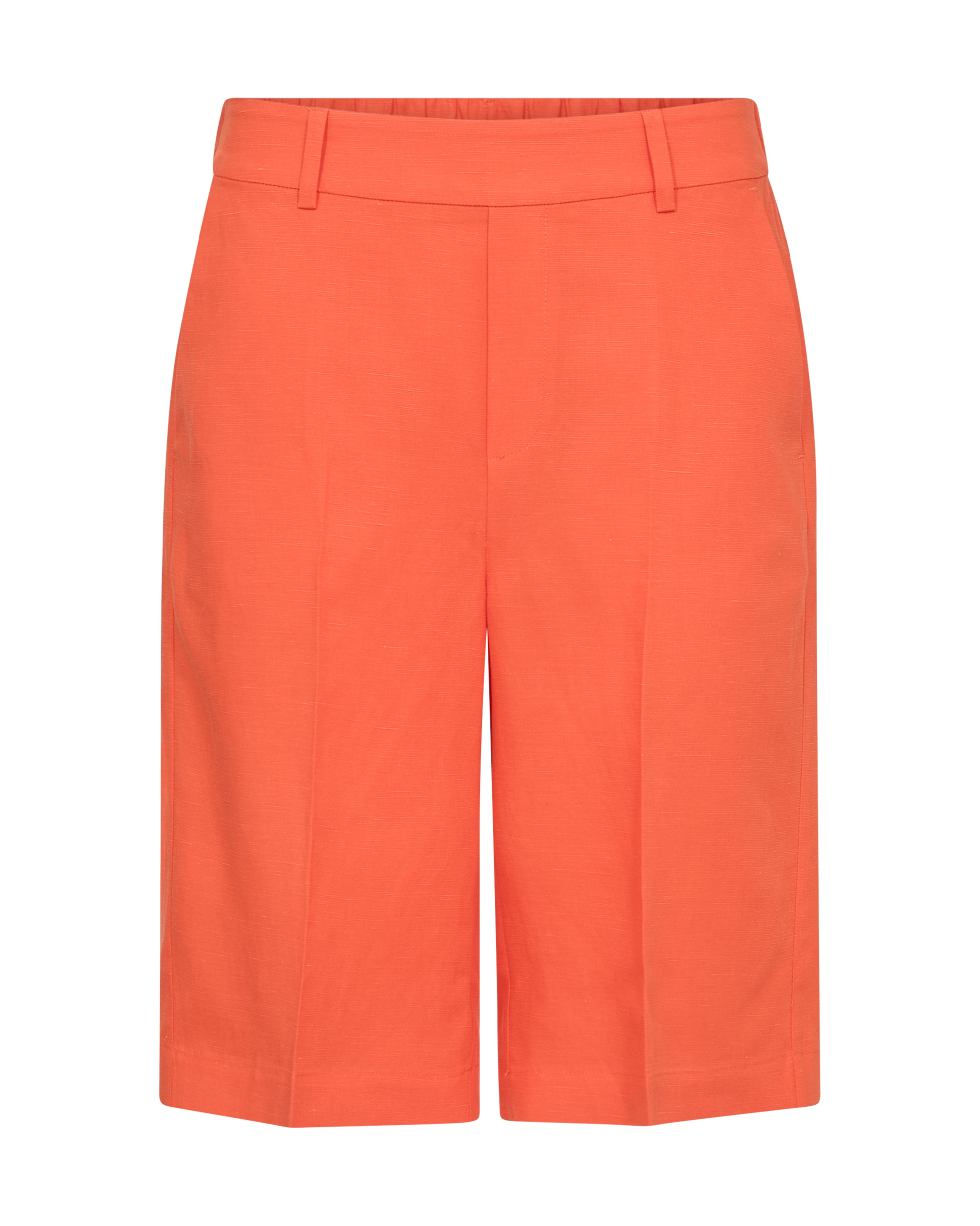 Sommerliche Eleganz in Spicy Orange mit der Bermuda-Shorts