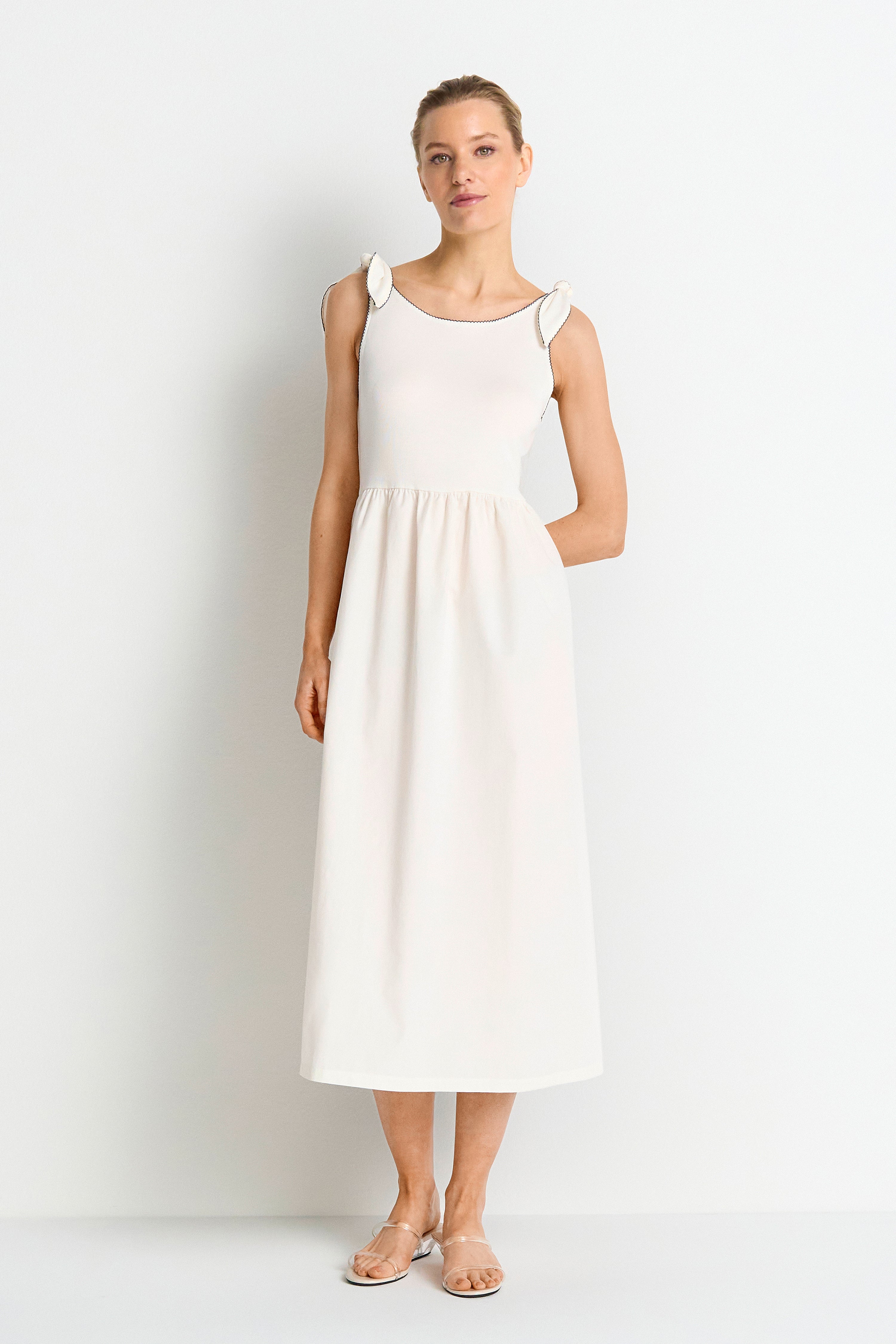 Feminine Leichtigkeit mit verspielten Details