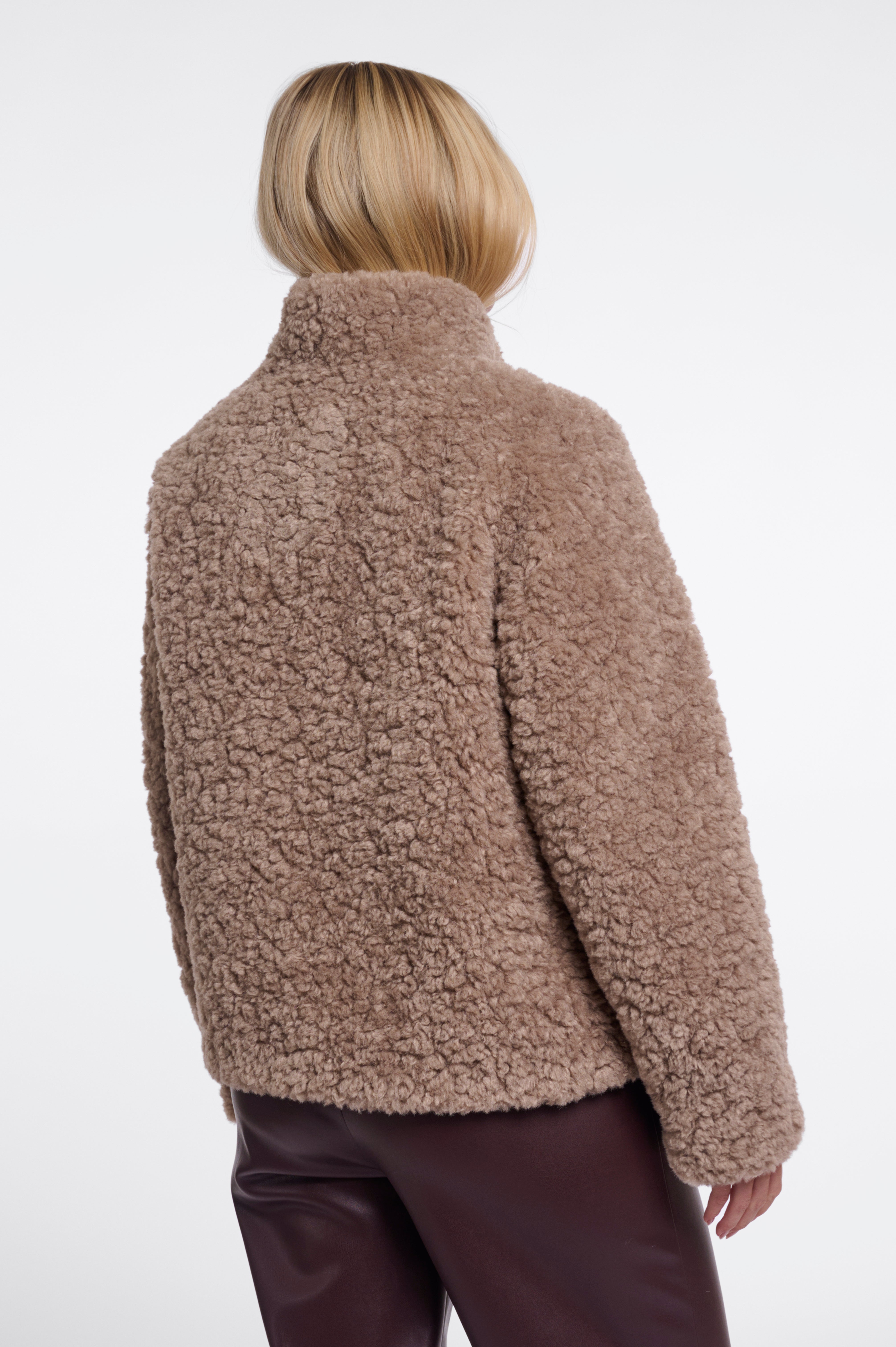Kuscheliger Statement-Style: Deine neue Jacke in Curly-Teddy-Optik