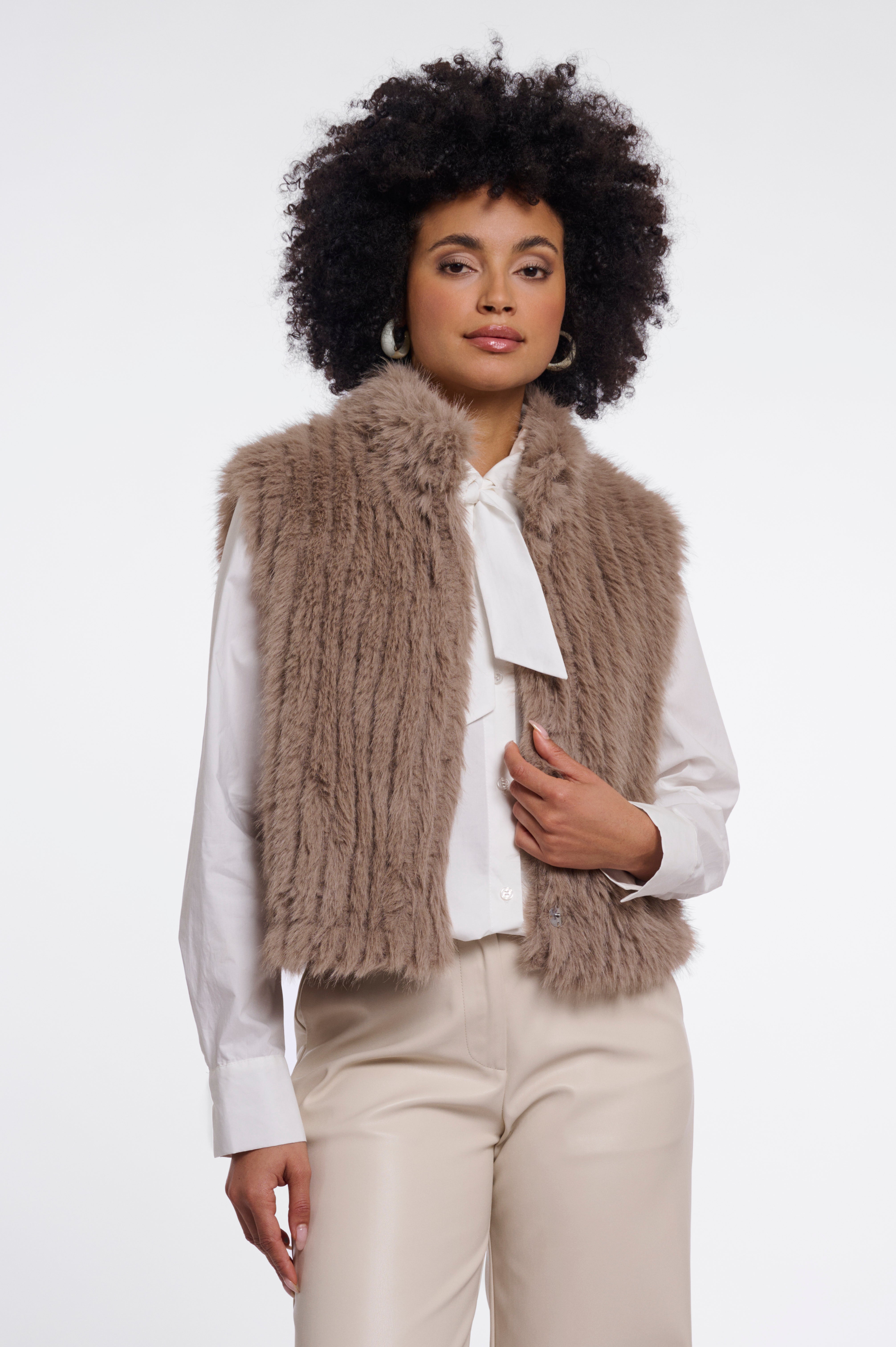 Edler Fake-Fur-Chic: Deine neue Weste in Fell-Optik