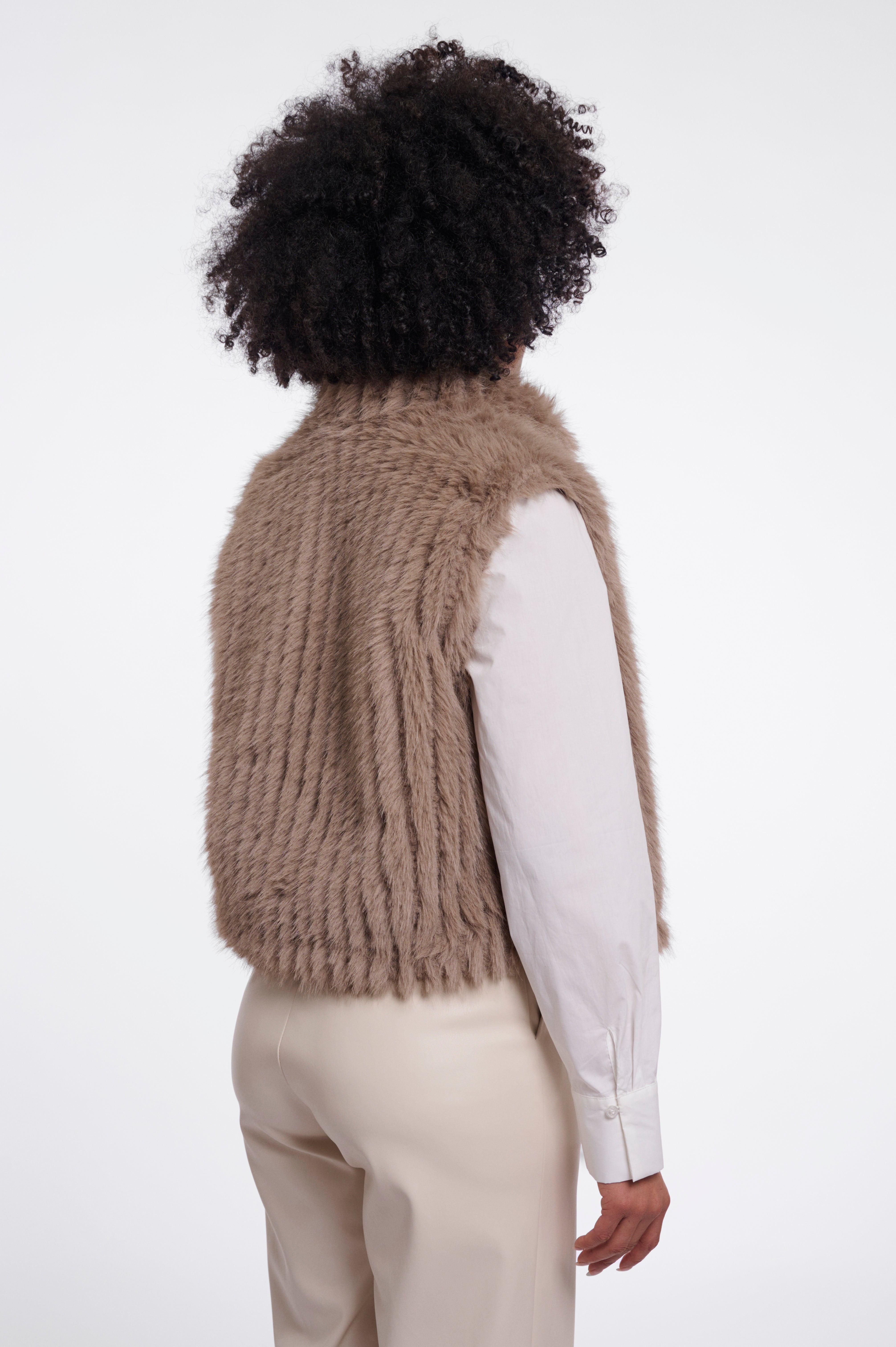 Edler Fake-Fur-Chic: Deine neue Weste in Fell-Optik