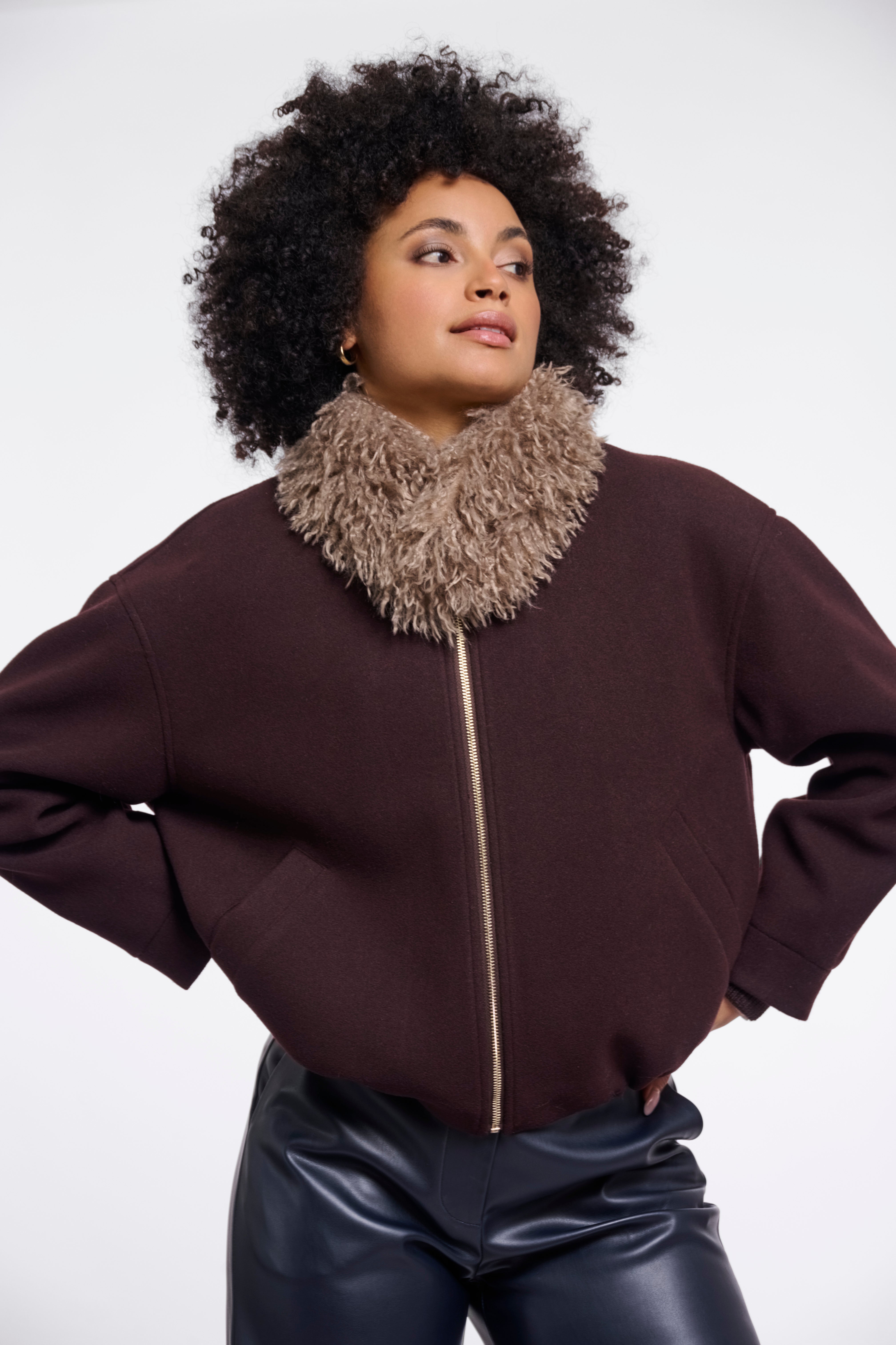 Kuscheliger Curly-Schal mit Magnetverschluss – Dein Winter-Highlight