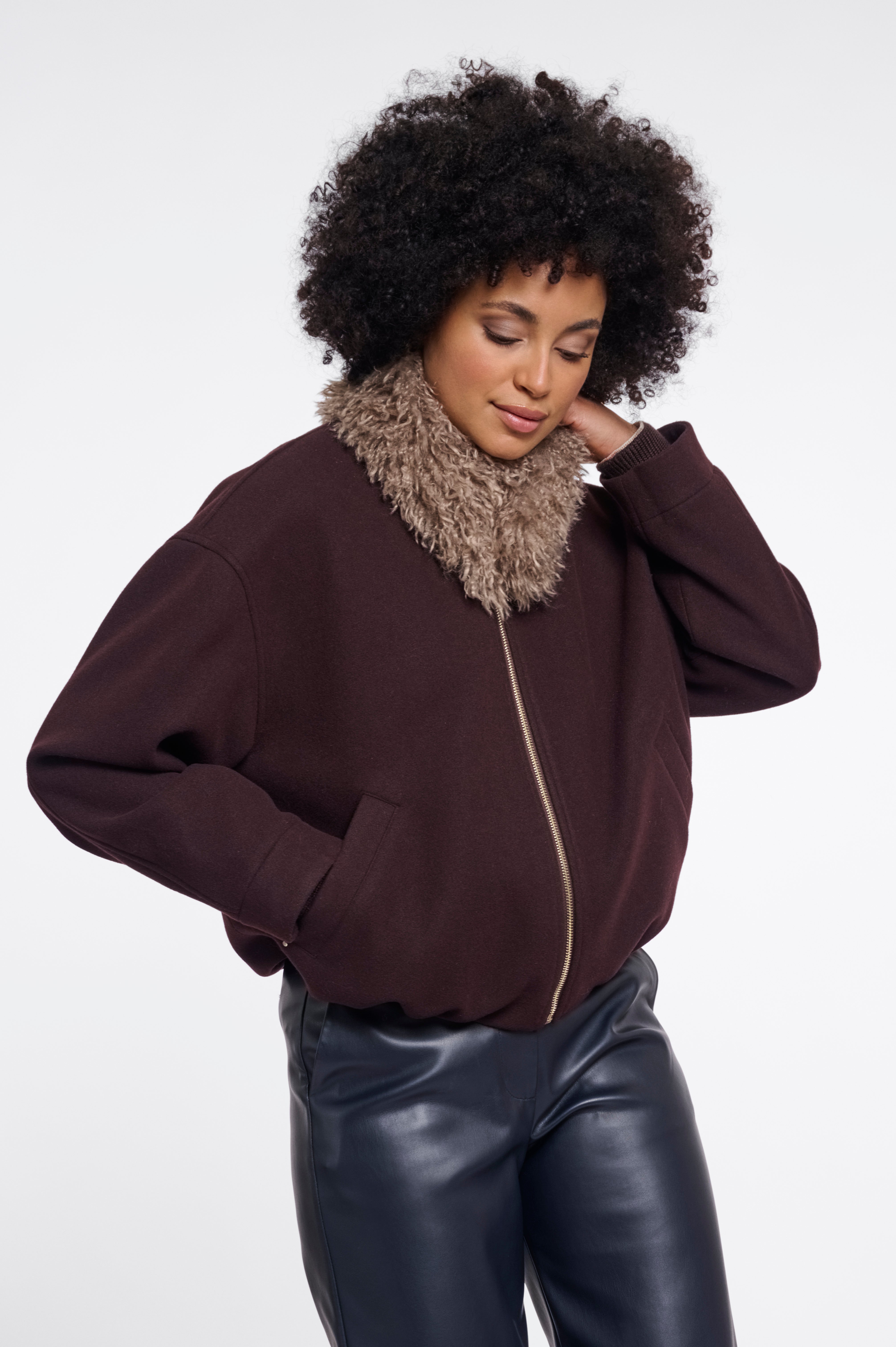Kuscheliger Curly-Schal mit Magnetverschluss – Dein Winter-Highlight