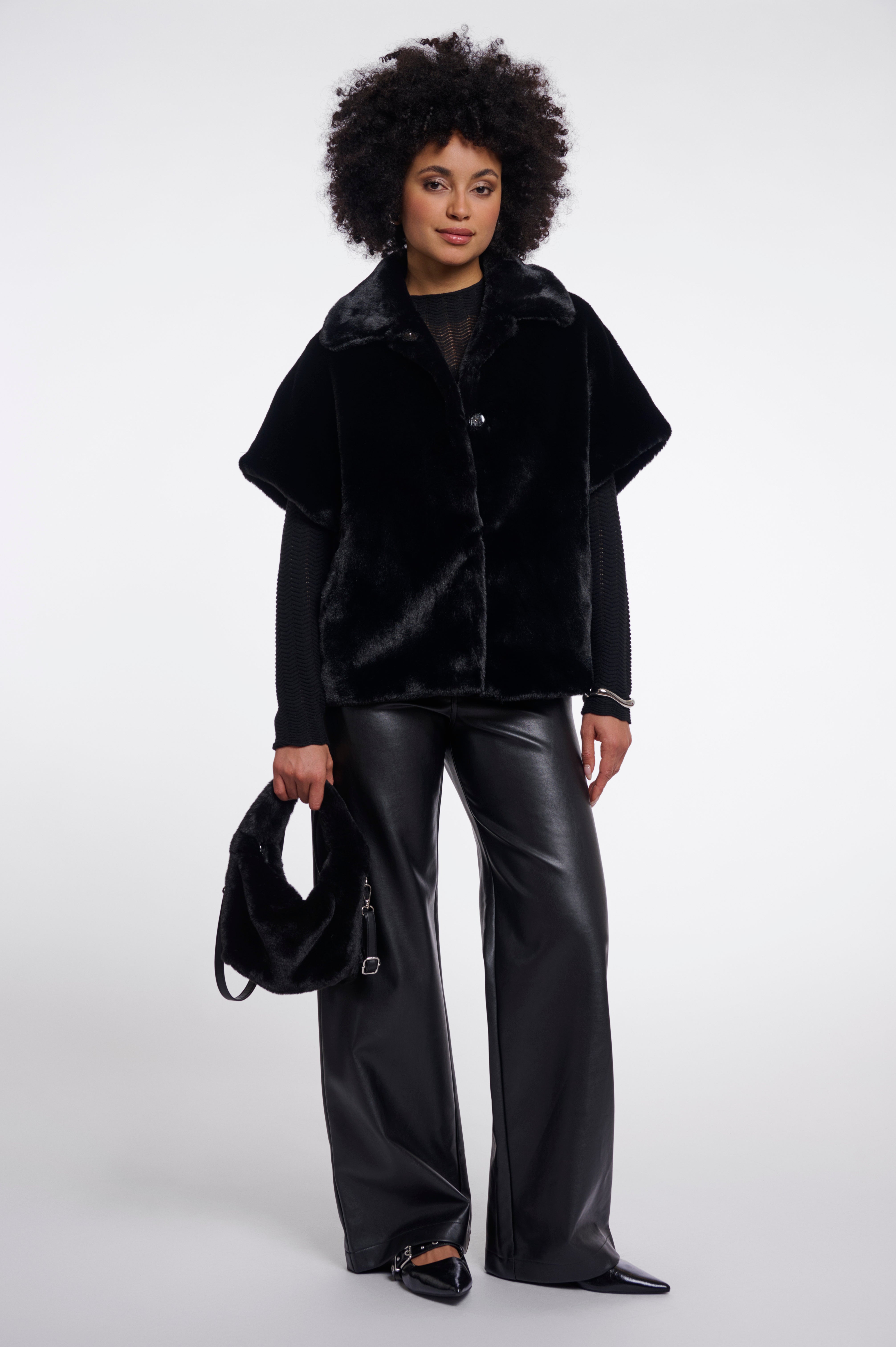 Flauschige Faux-Fur Tasche – Dein stylischer Eyecatcher