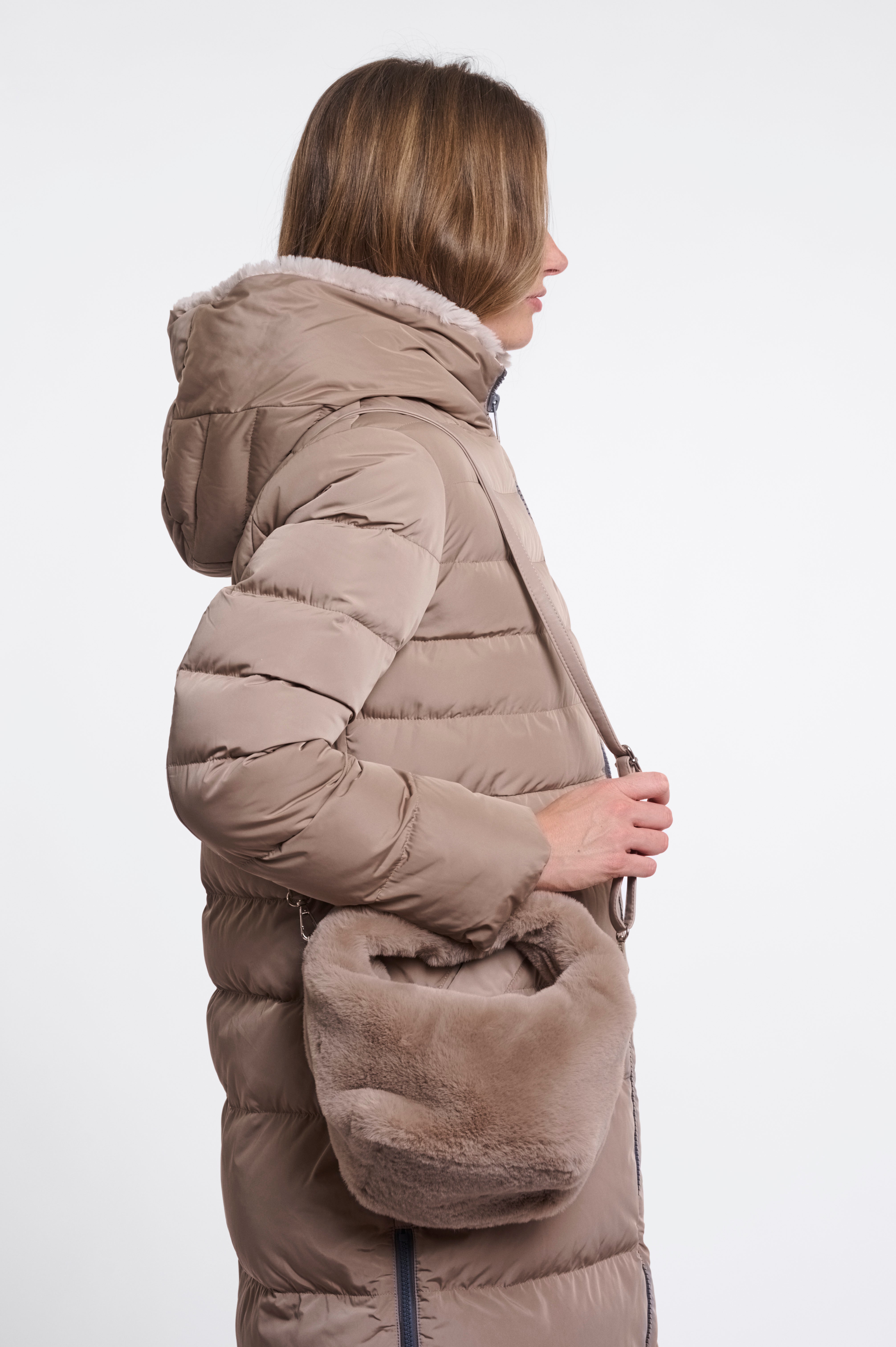 Flauschige Faux-Fur Tasche – Dein stylischer Eyecatcher