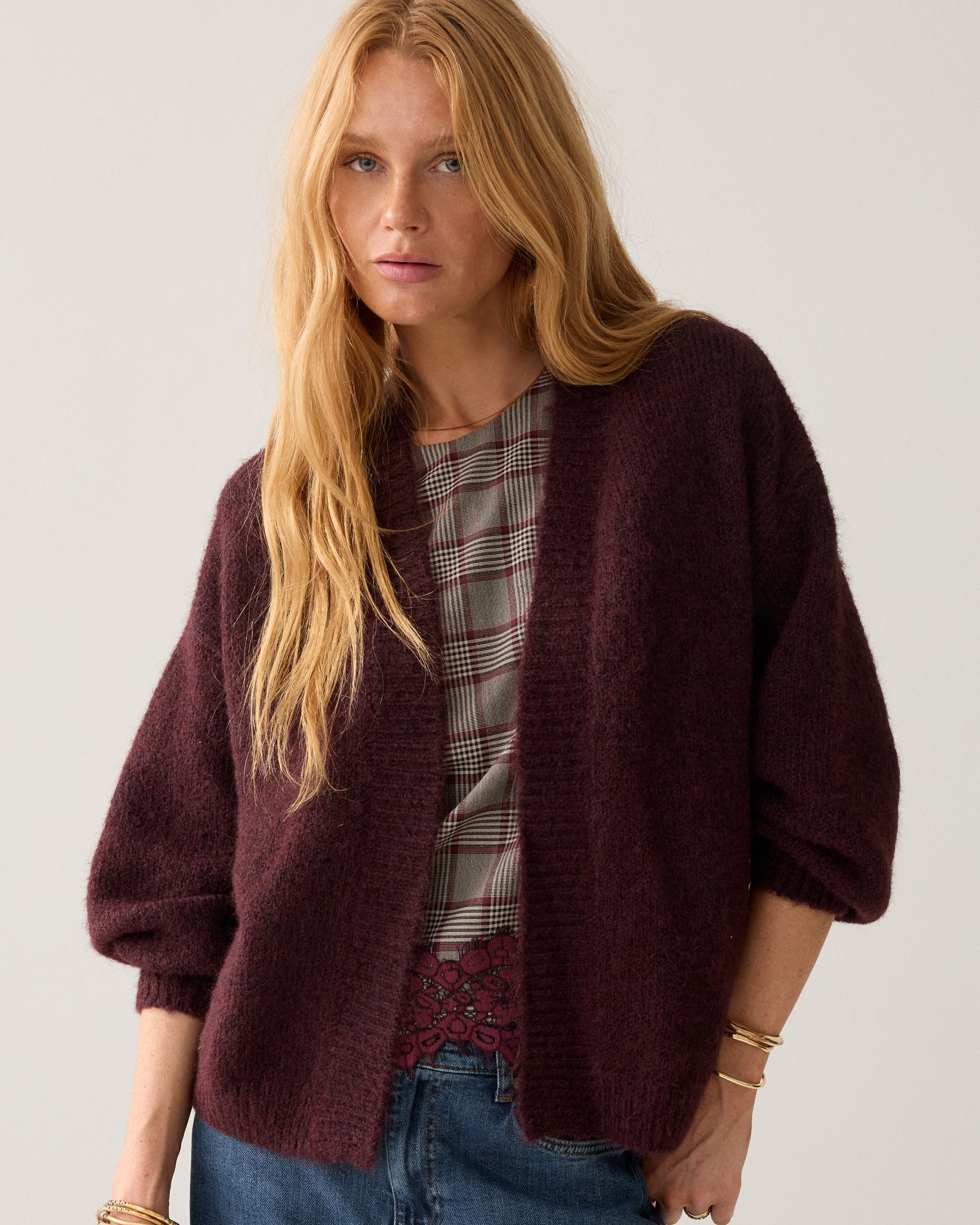 Kuscheliger Strick-Chic – Die offene Cardigan für Wohlfühl-Momente