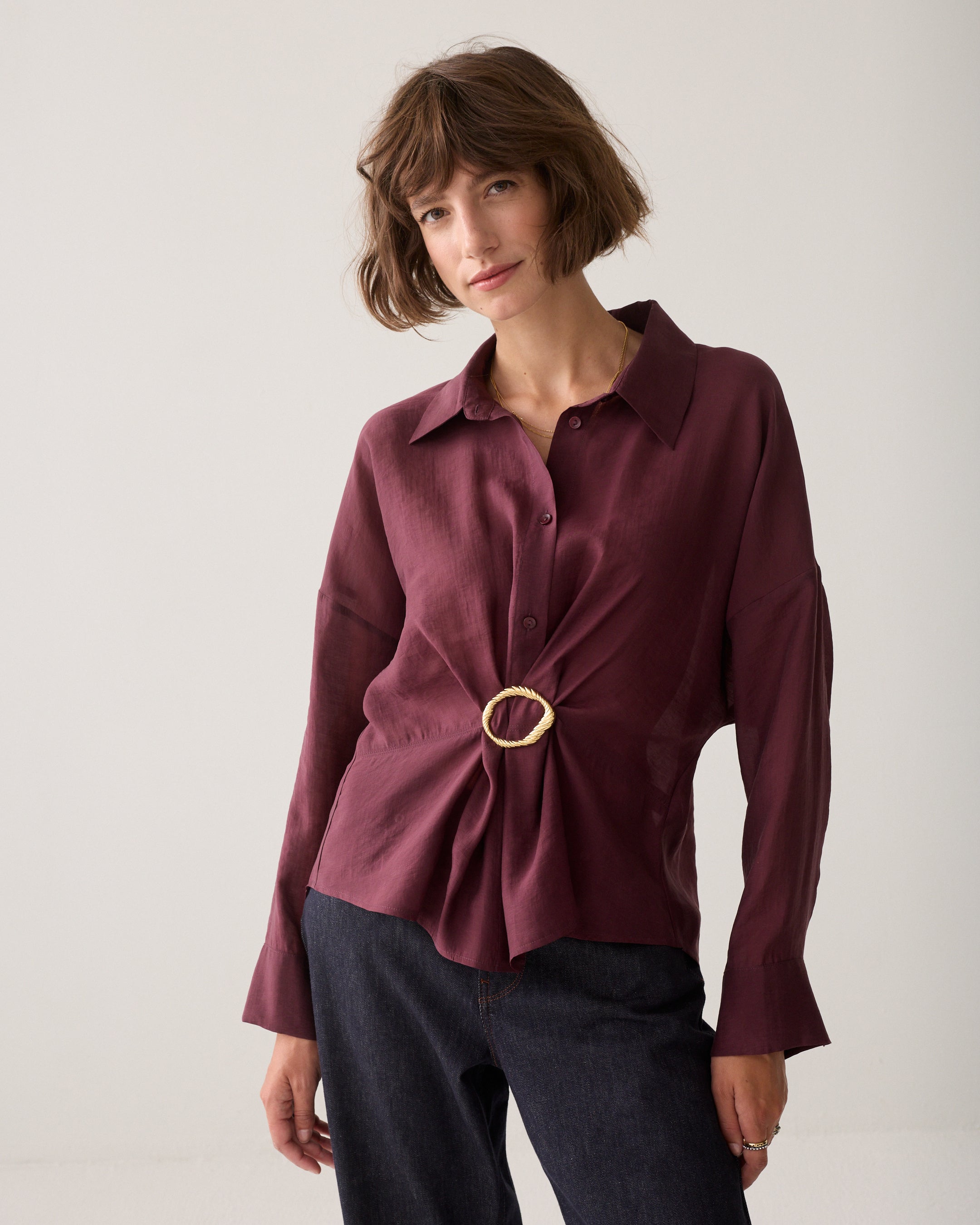 Wandelbarer Style-Favorit – Die Hemdbluse mit abnehmbarem Taillen-Highlight