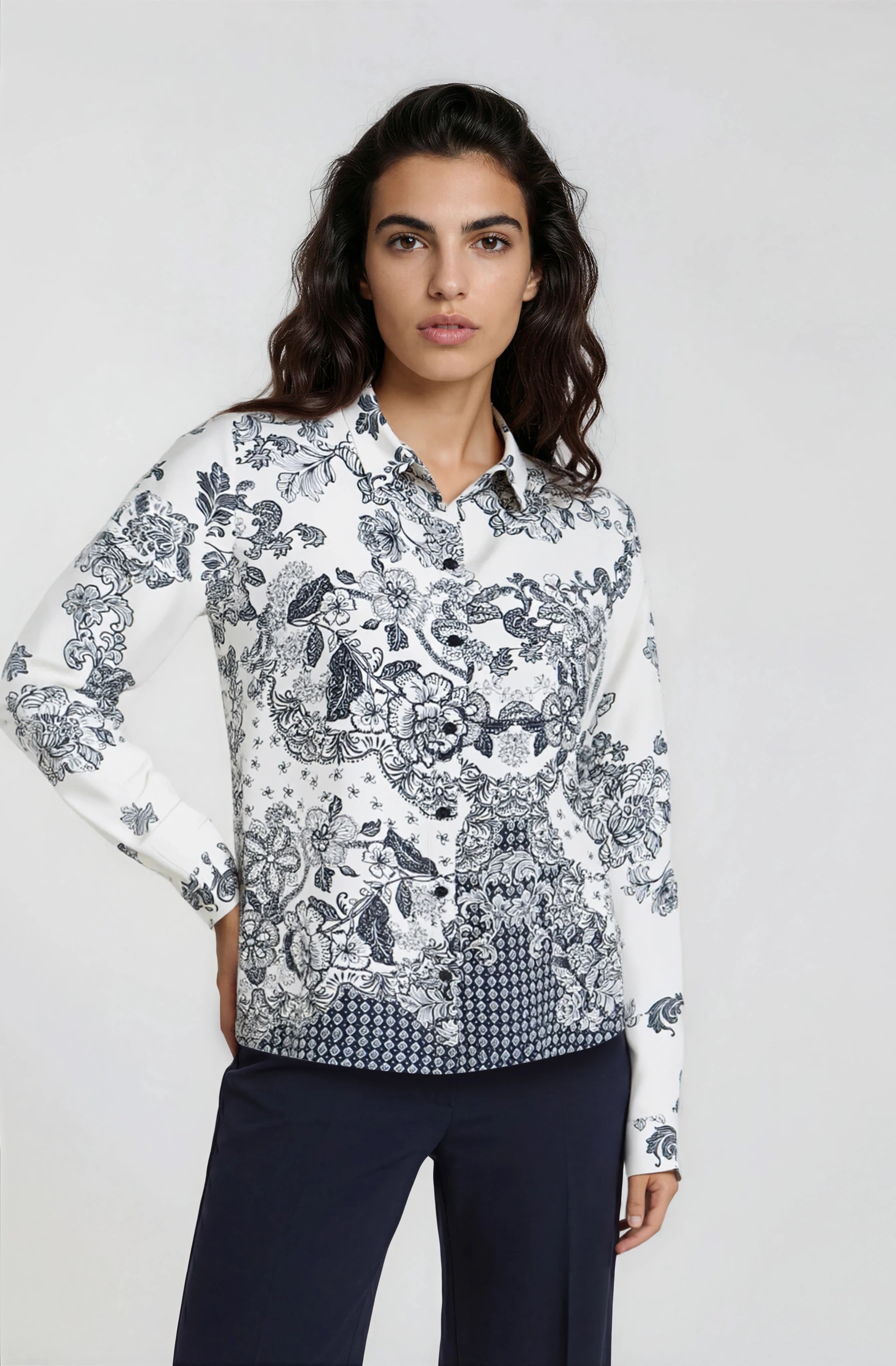 Elegante Muster-Mix-Bluse mit floralem Allover-Print