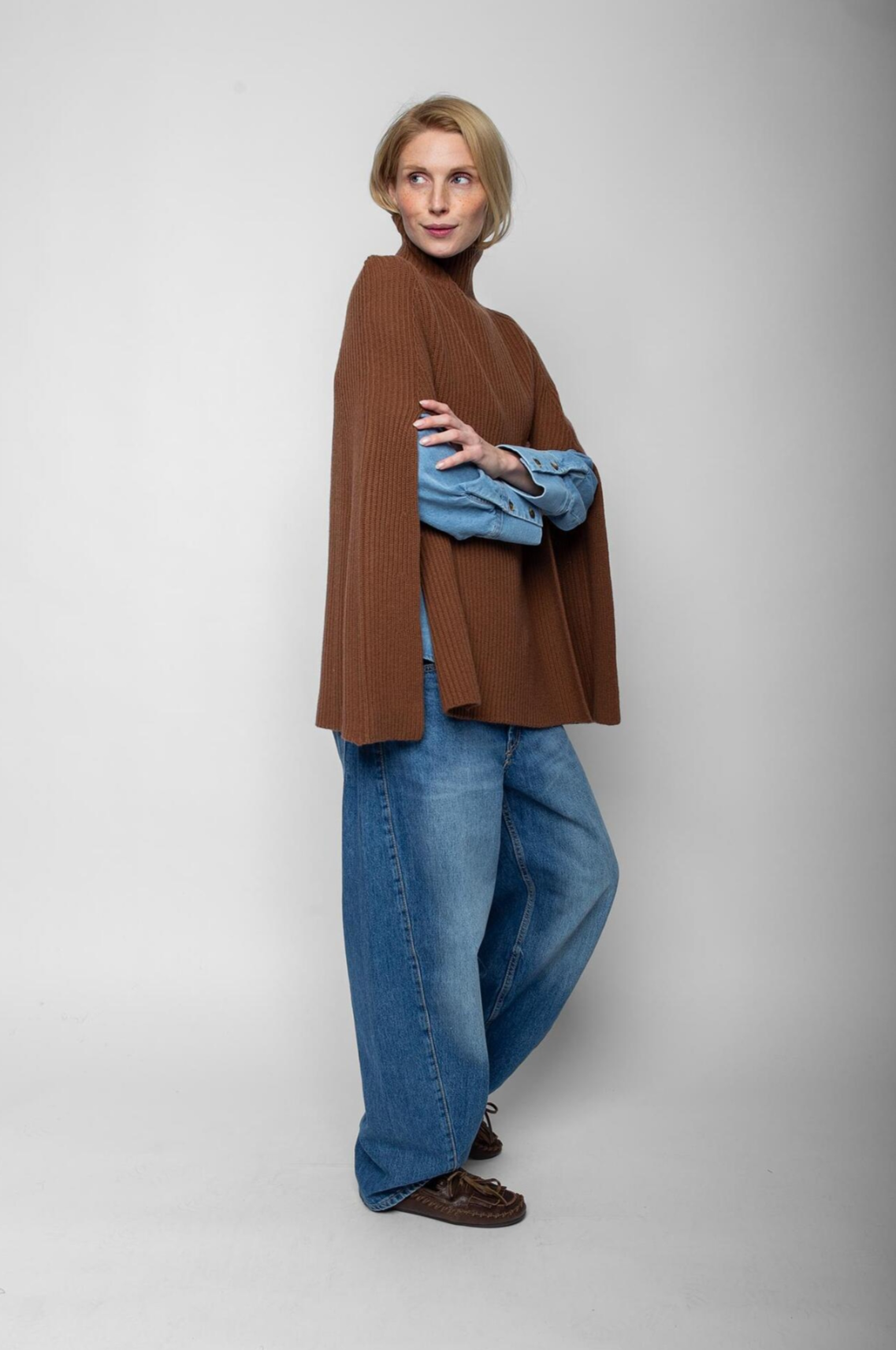 MODERNER STRICK-PONCHO