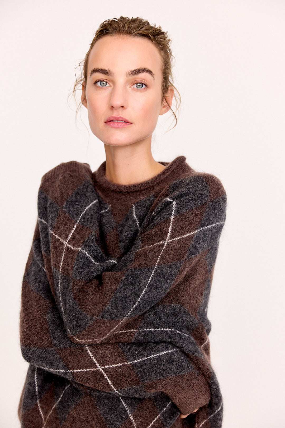 Der flauschige Argyle-Strickpullover