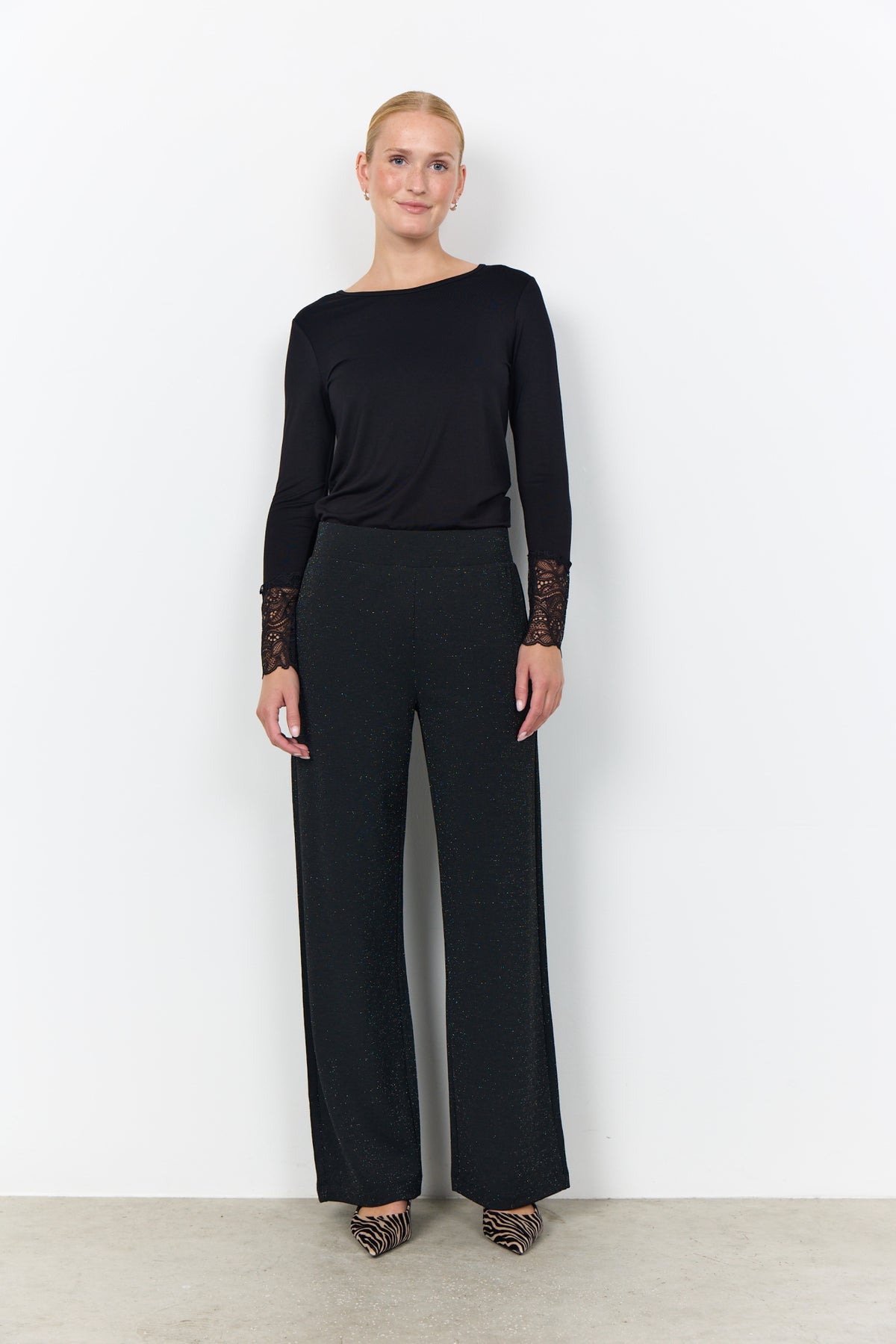 Die Wide-Leg-Hose mit Glitzer-Effekt