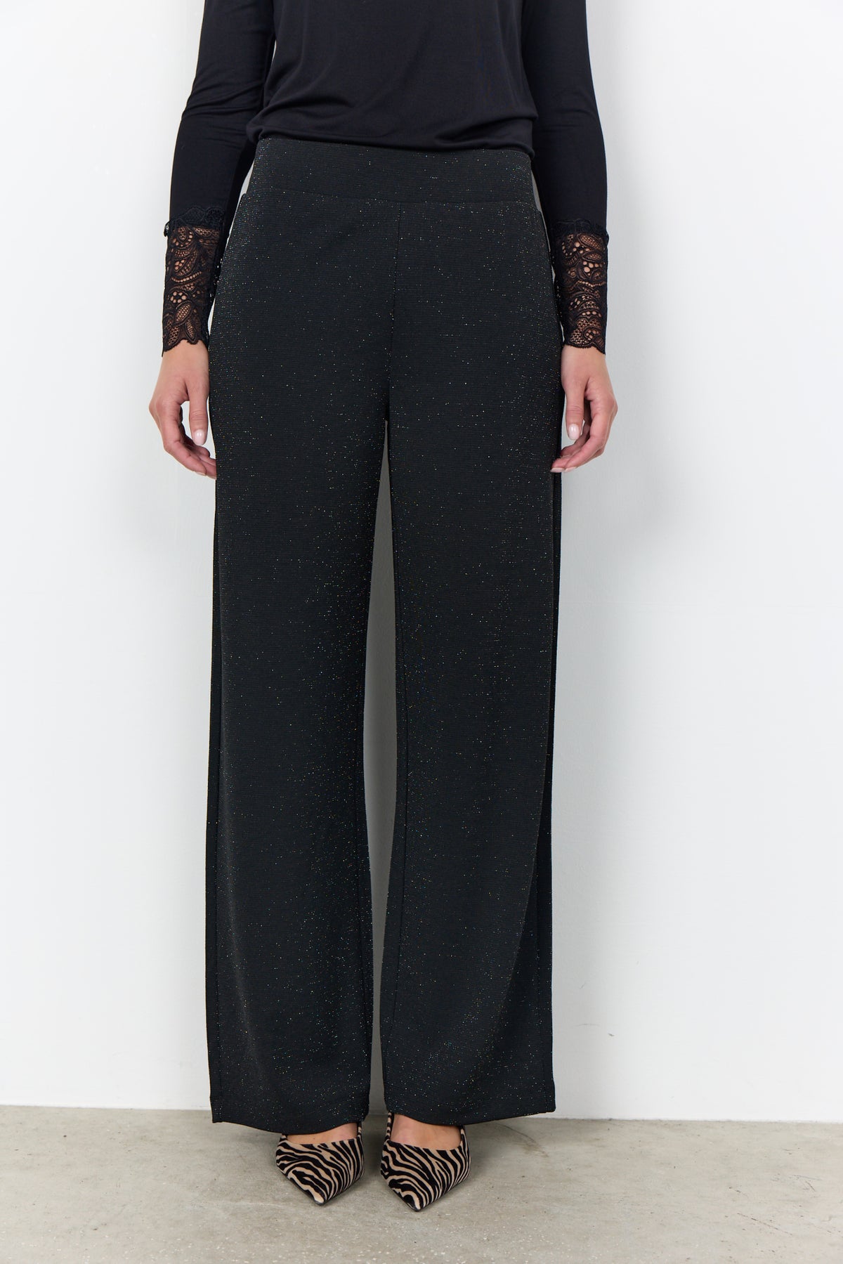 Die Wide-Leg-Hose mit Glitzer-Effekt