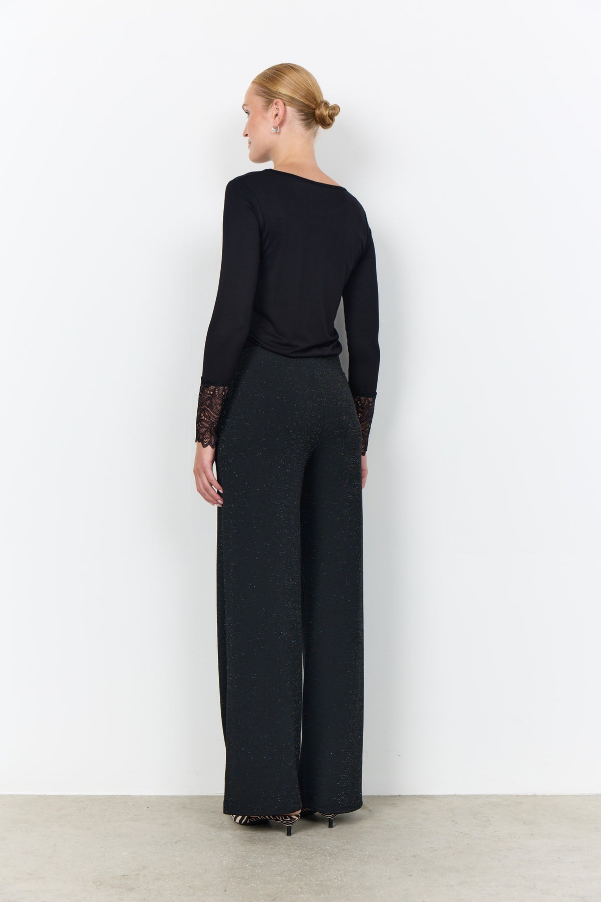 Die Wide-Leg-Hose mit Glitzer-Effekt