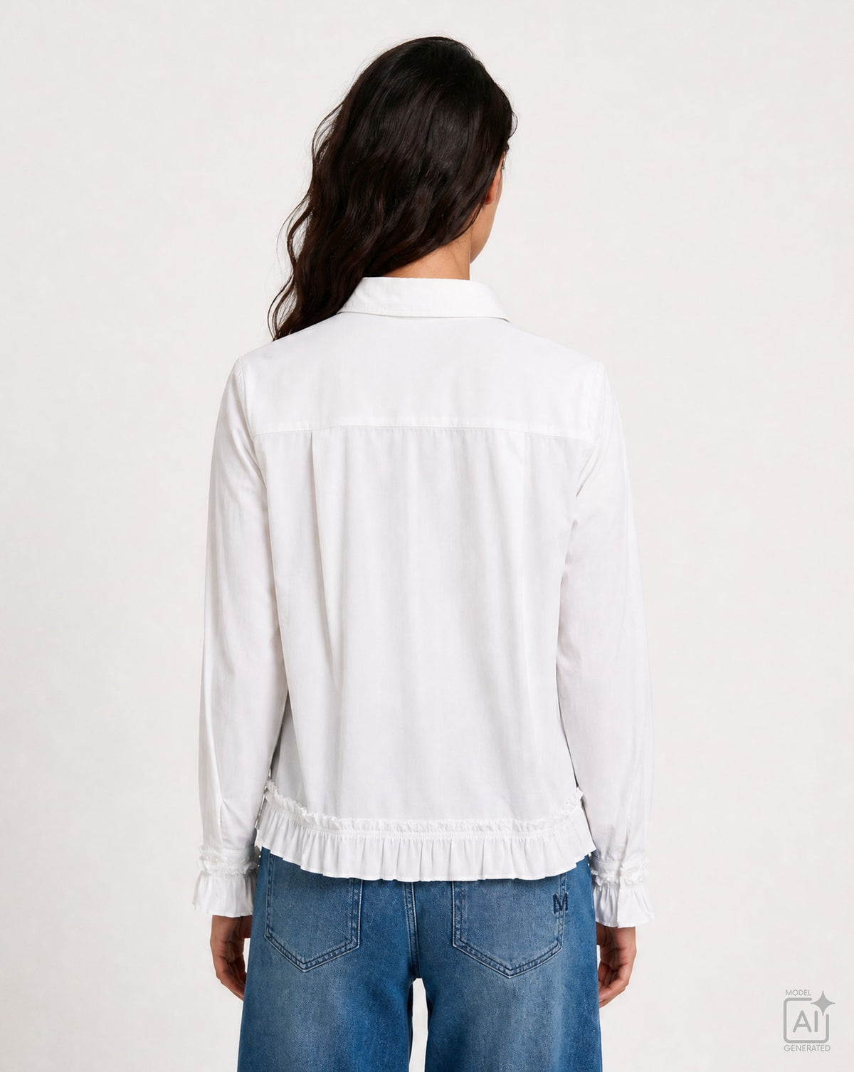 Die weiße Hemdbluse mit Volants