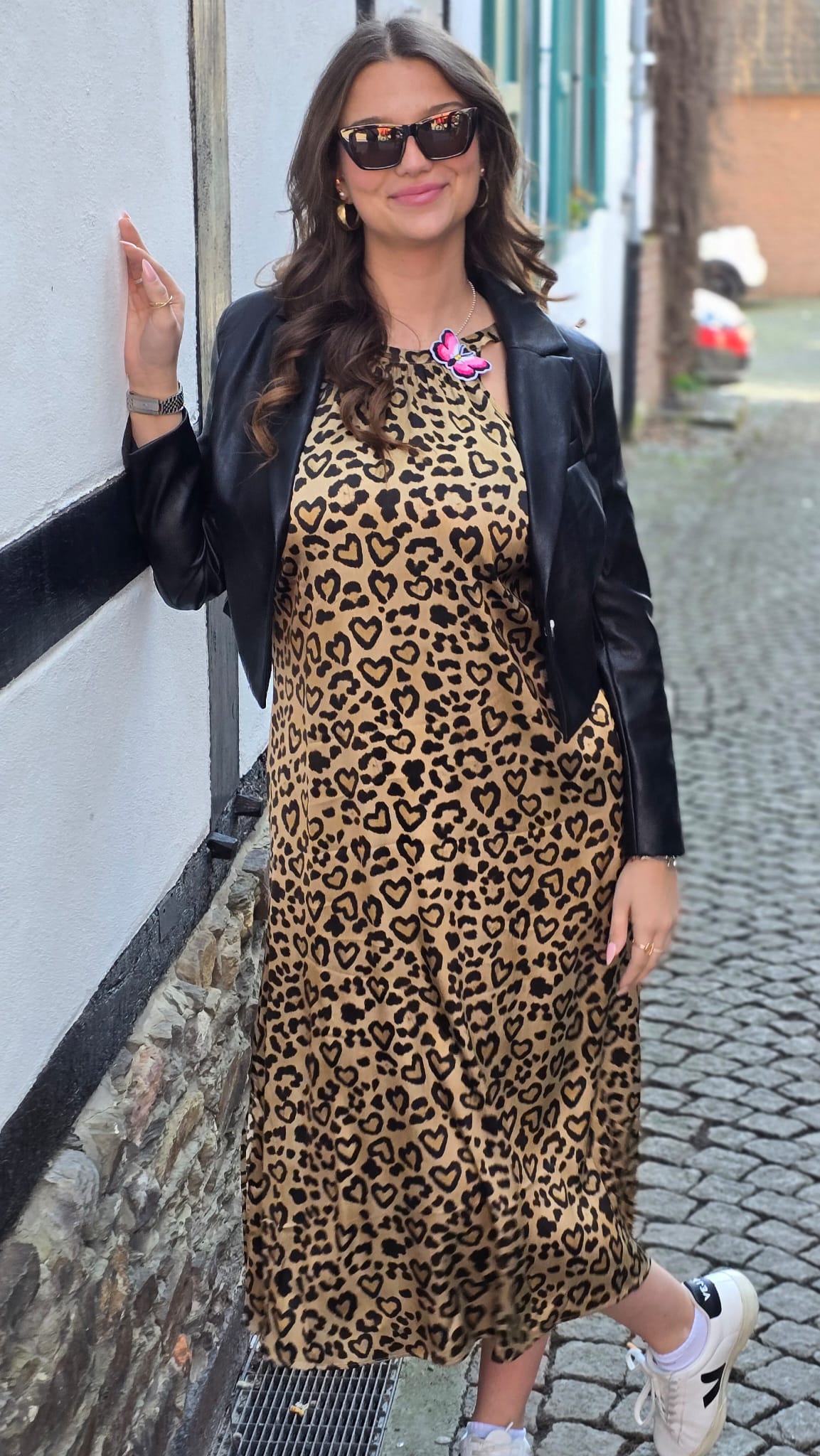 Kleid lang mit Leo-Herz Print
