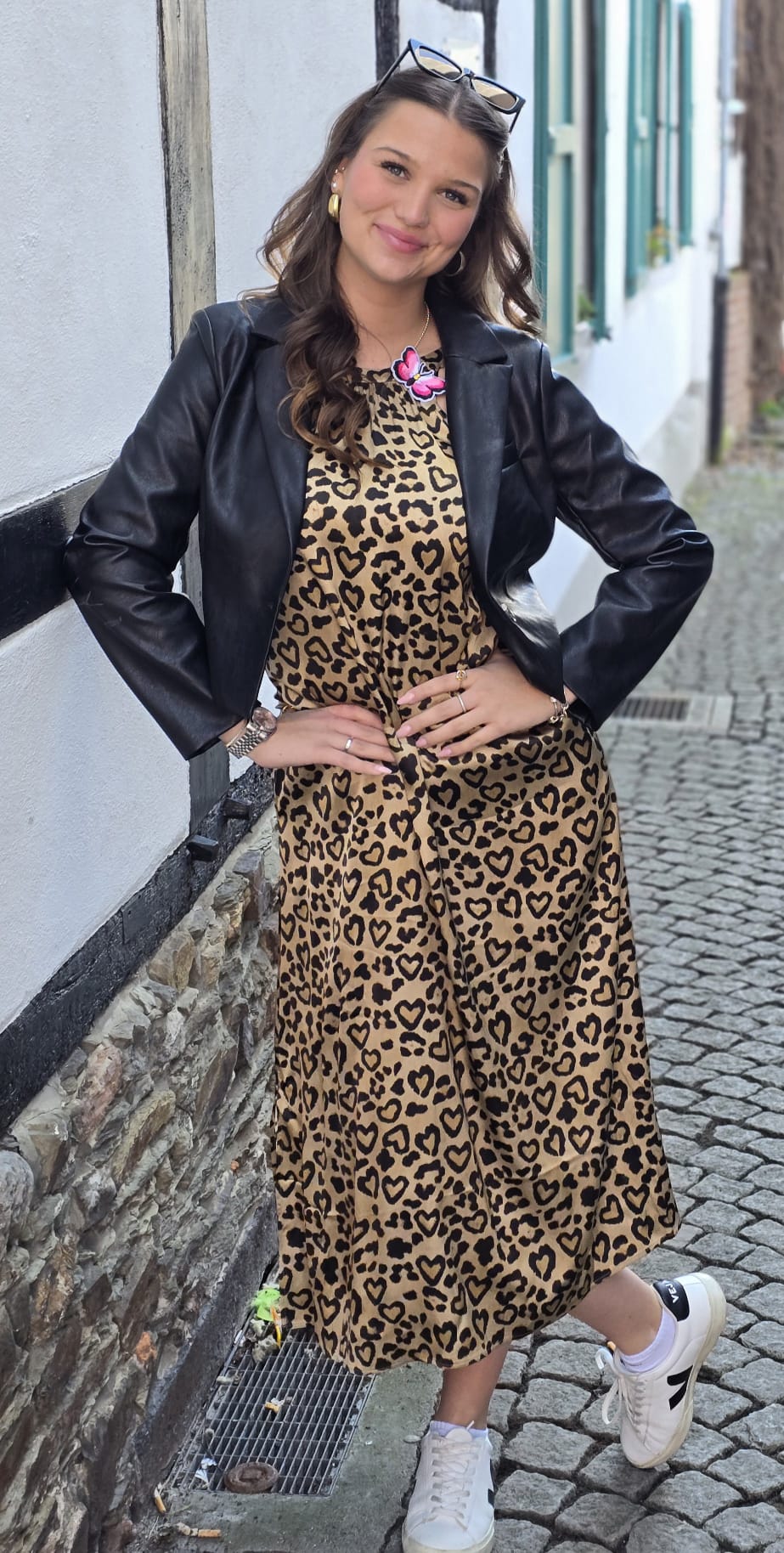 Kleid lang mit Leo-Herz Print