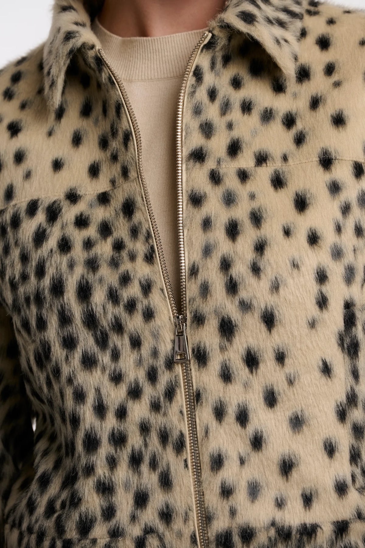 Die Faux-Fur Jacke Touka im Leo-Print