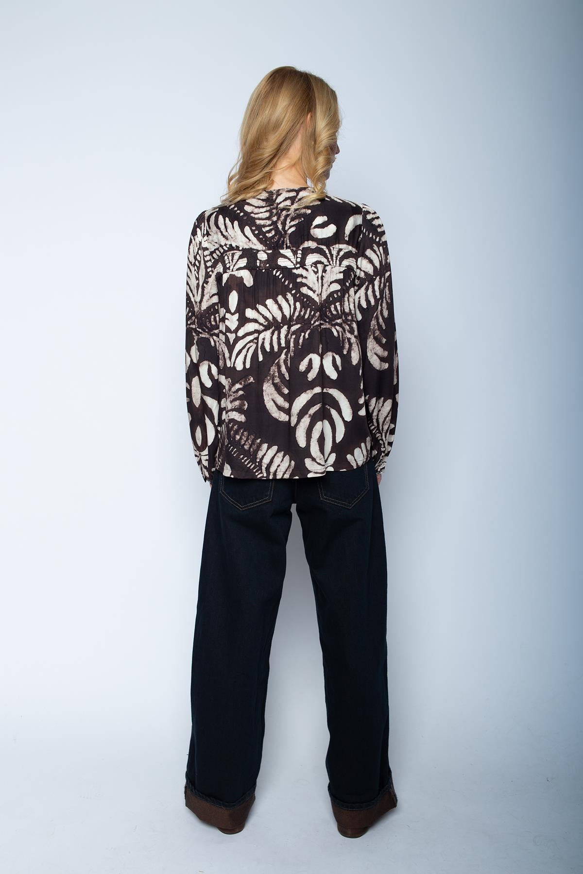 Süße Bluse mit V-Ausschnitt & Batik-Flower-Print
