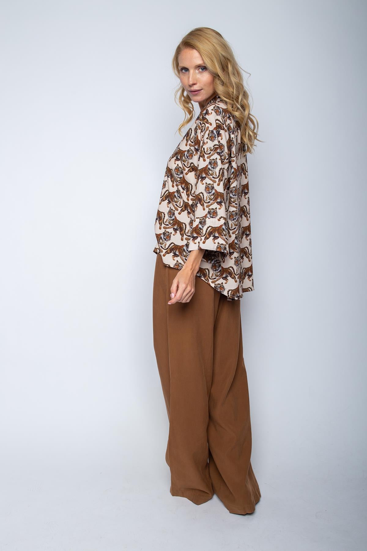 Lässige Oversize Bluse mit modernem Tiger-Print