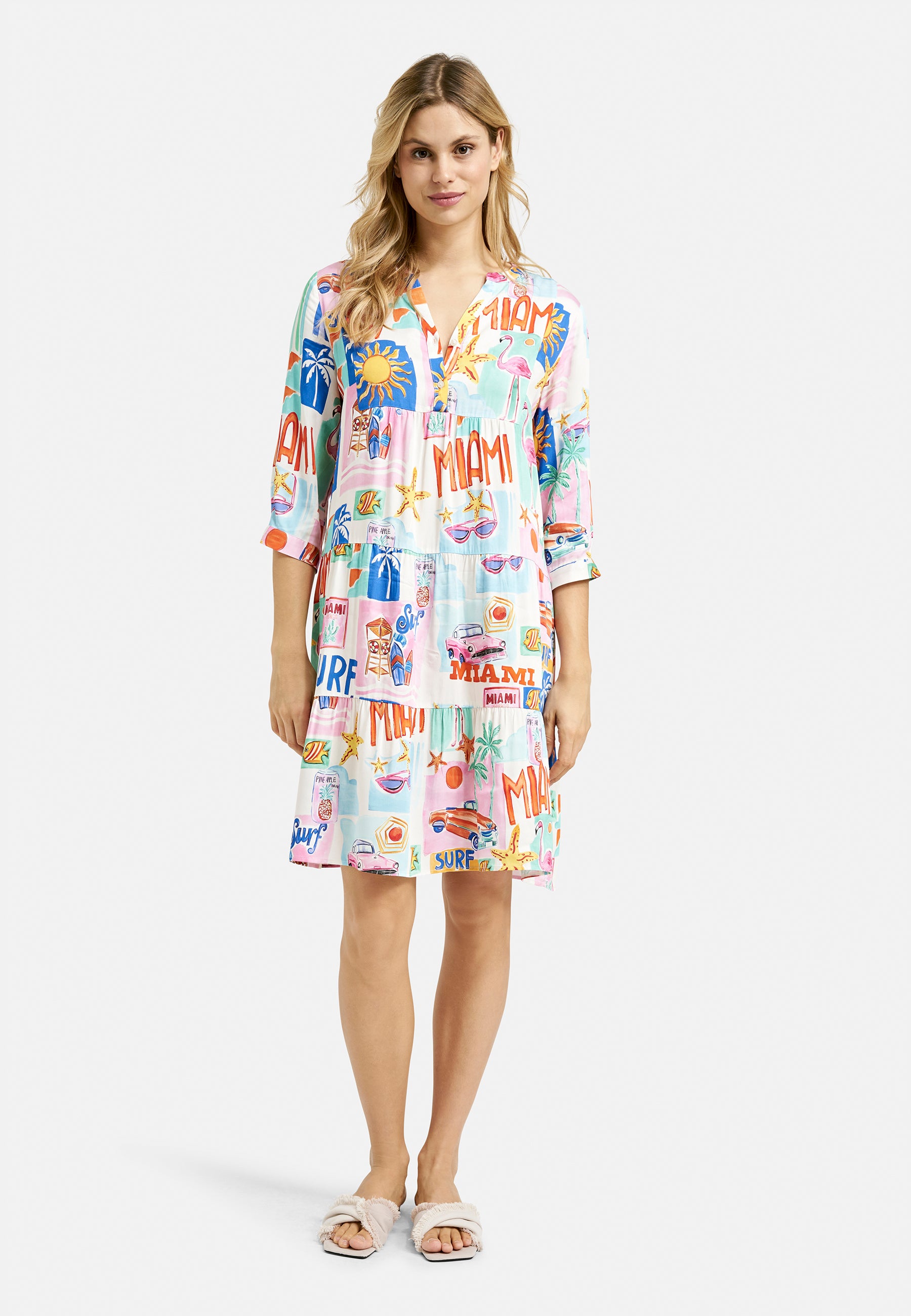 Kleid mit Nackenblende