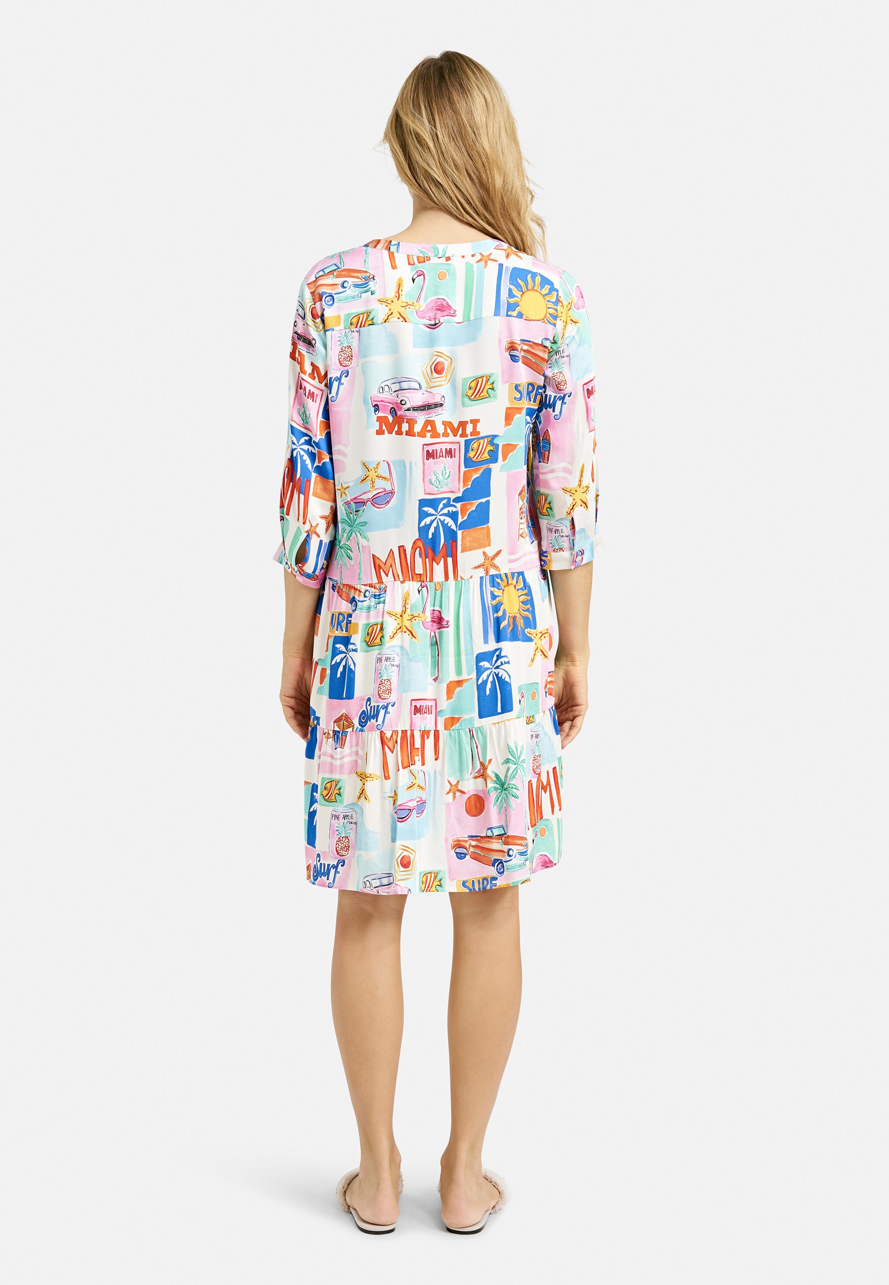 Kleid mit Nackenblende