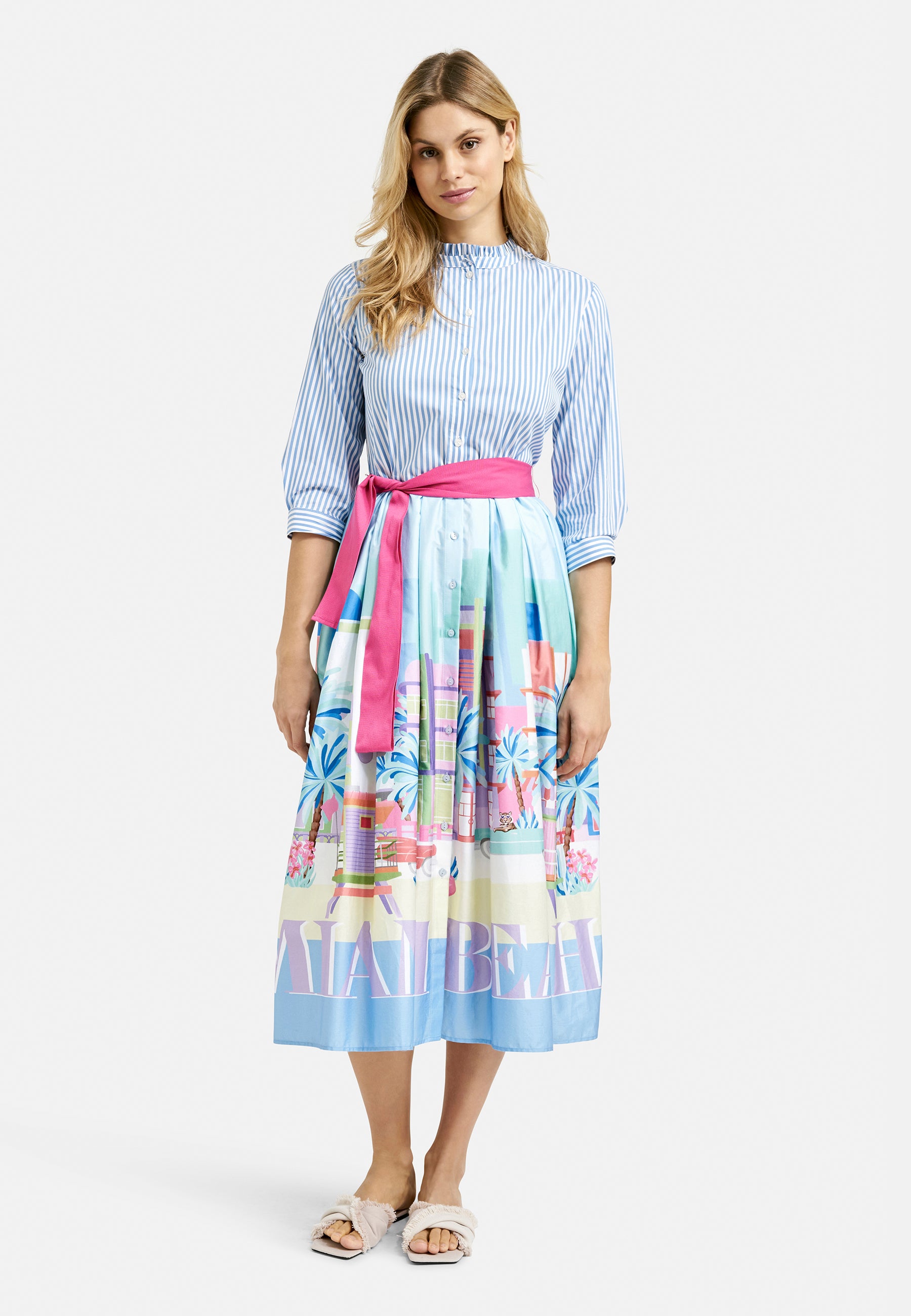 Kleid mit Rüschenkragen
