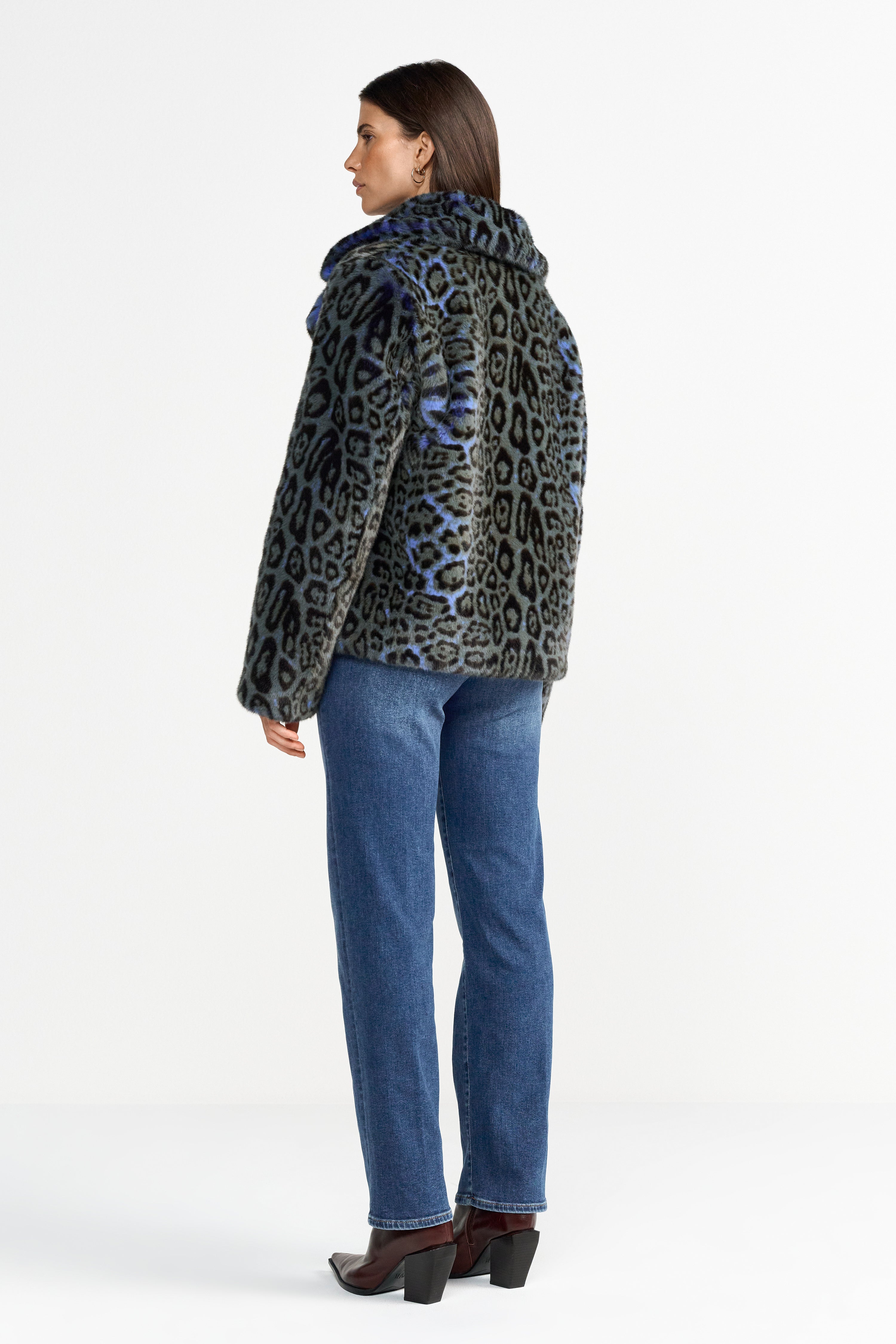 Jacke aus weichem Kunstpelz im Leo-Design