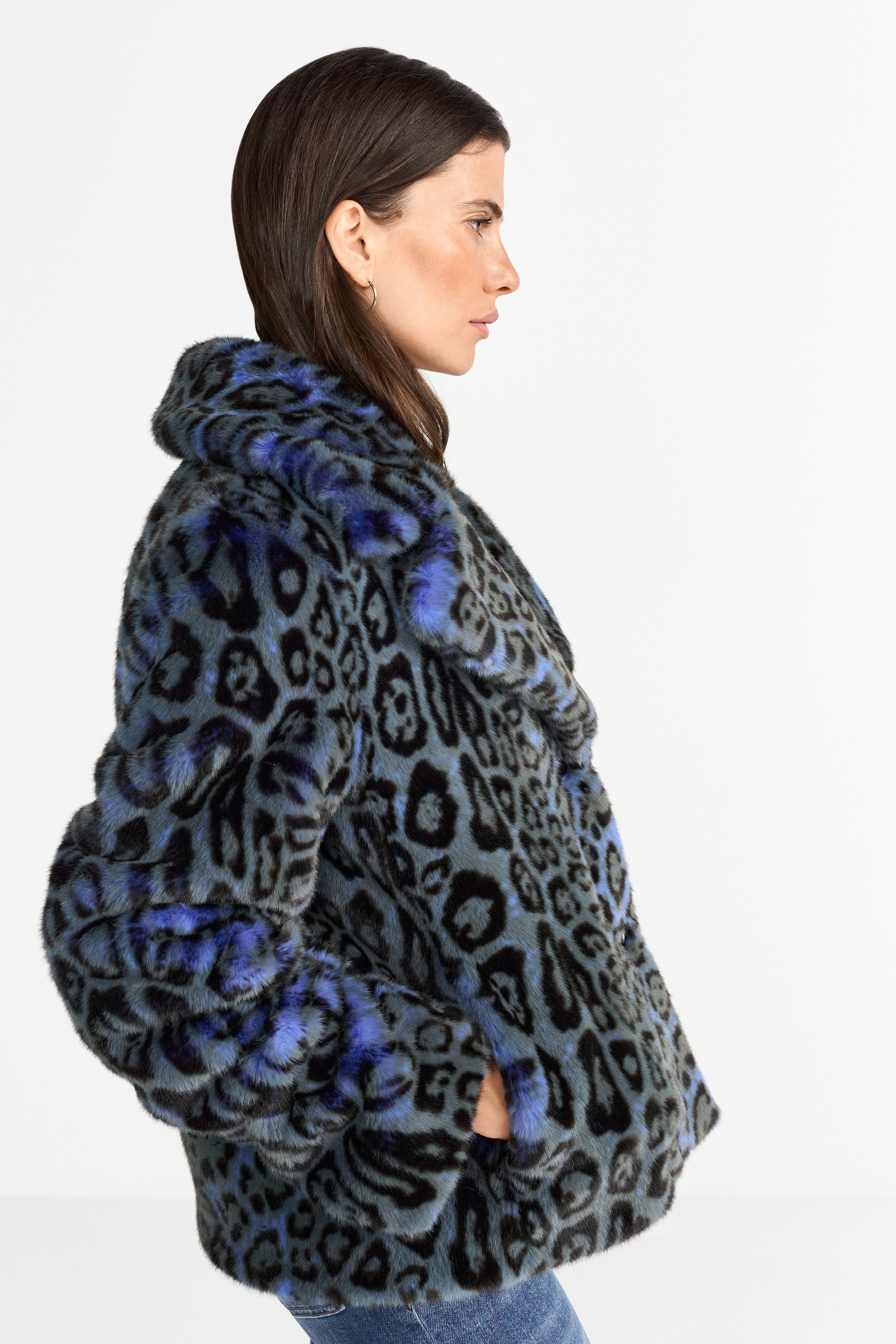 Jacke aus weichem Kunstpelz im Leo-Design